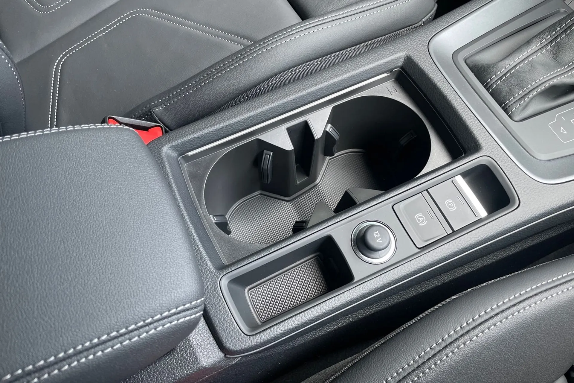 Audi Q3 thumbnail image number 43