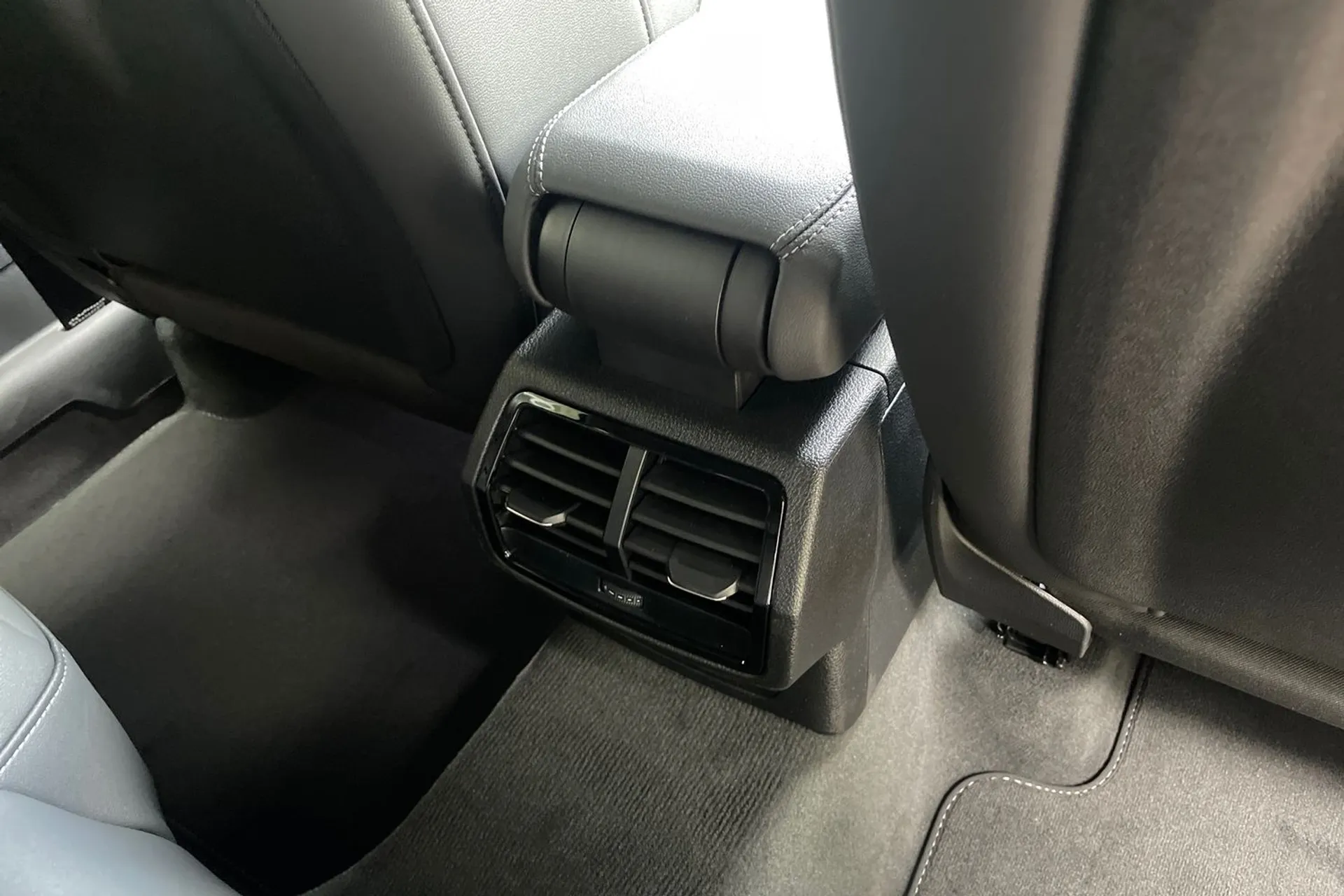 Audi Q3 thumbnail image number 46