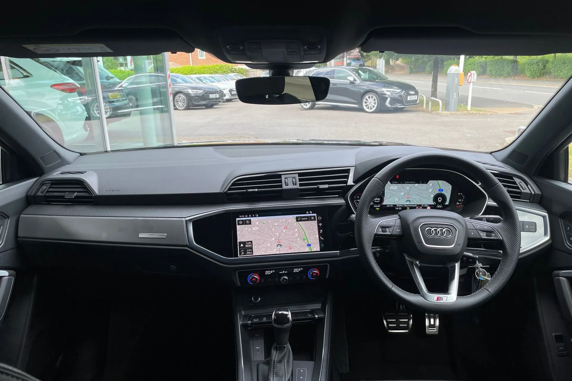 Audi Q3 thumbnail image number 29