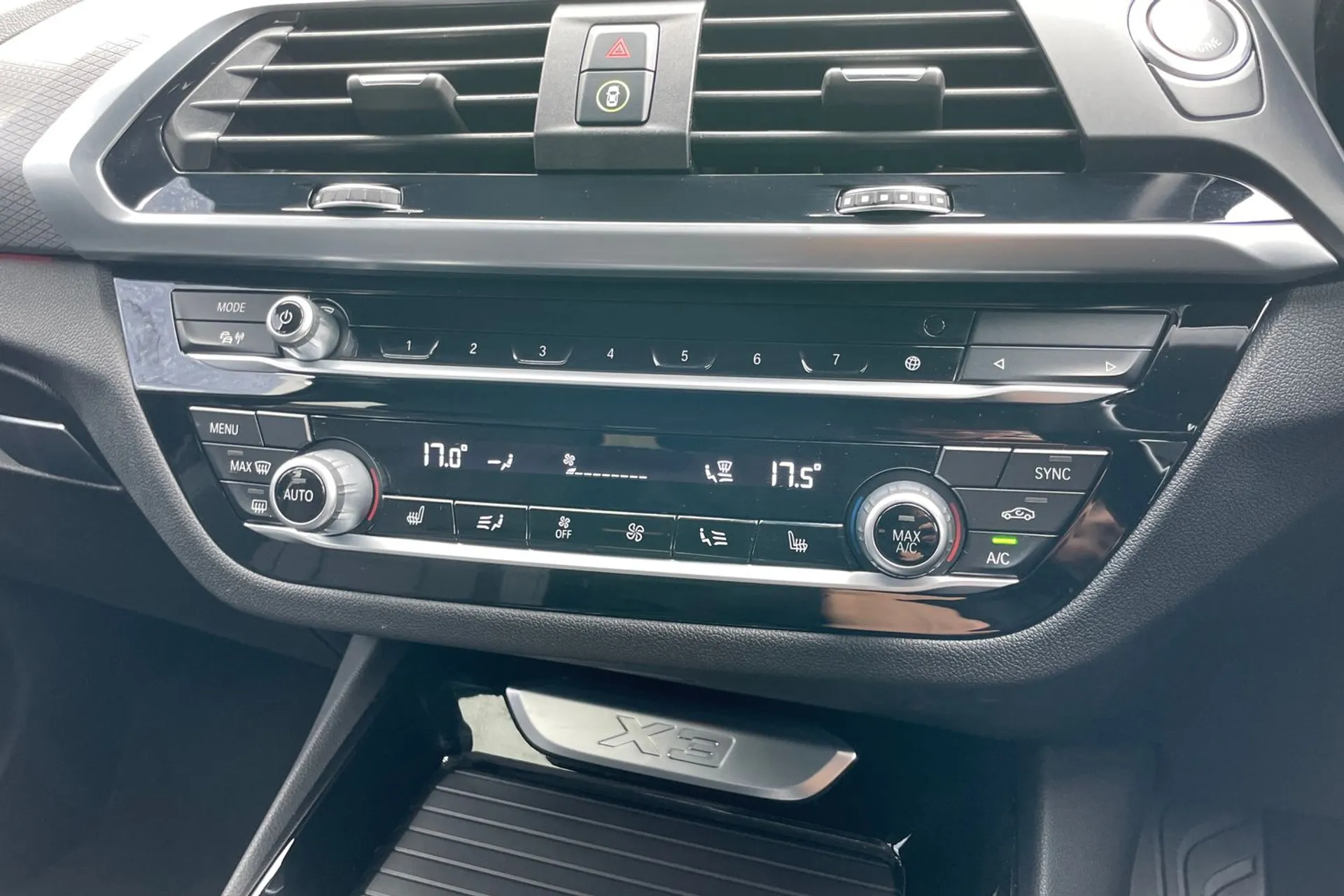 BMW X3 thumbnail image number 43