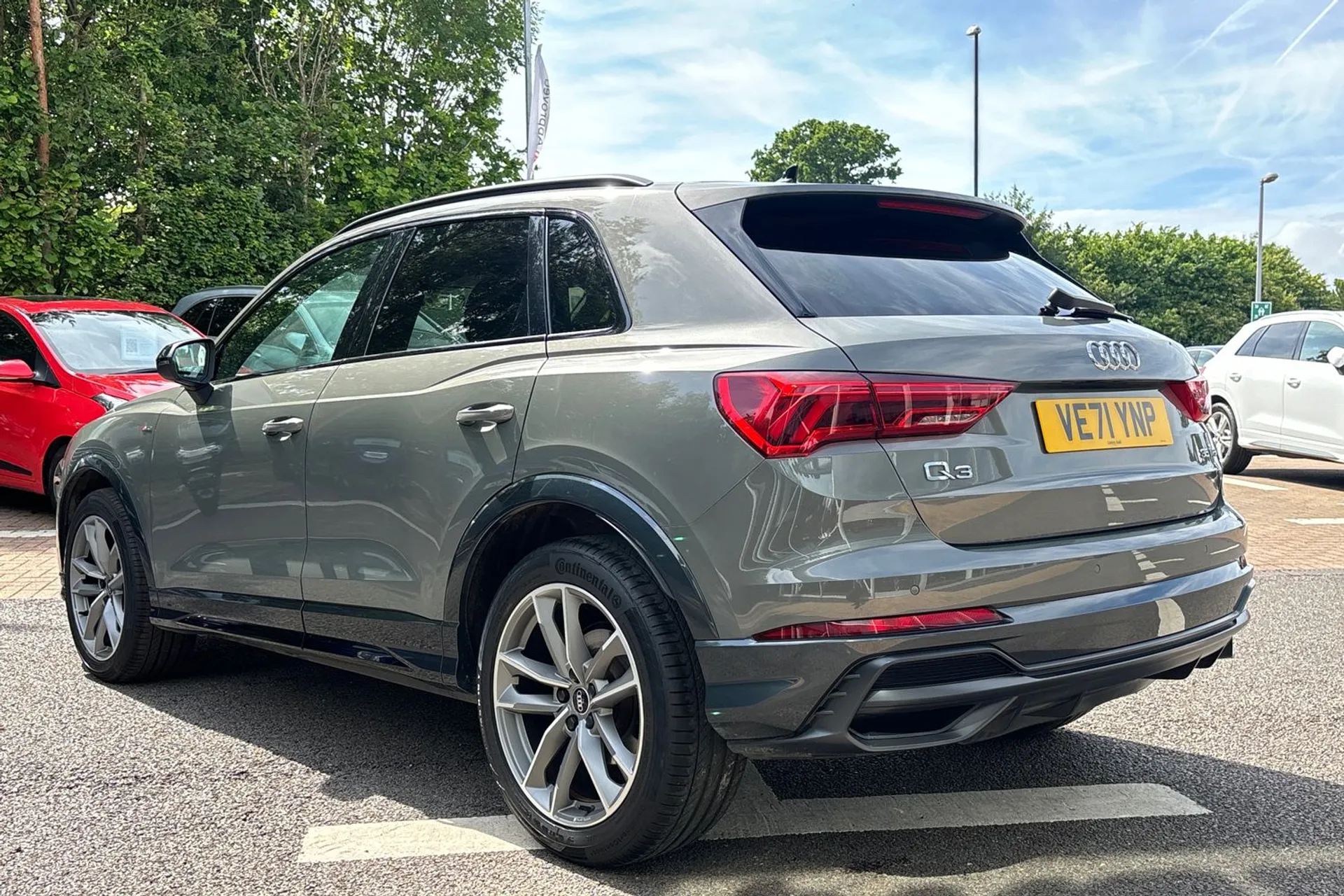 Audi Q3 thumbnail image number 8