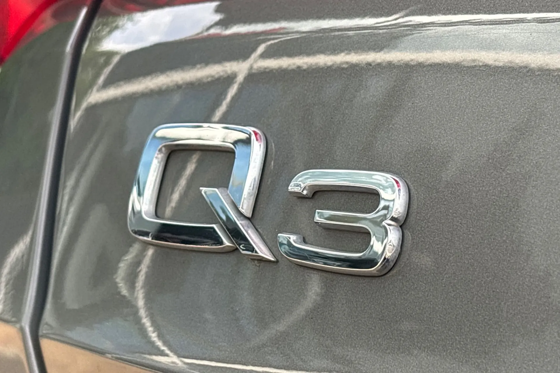 Audi Q3 thumbnail image number 17