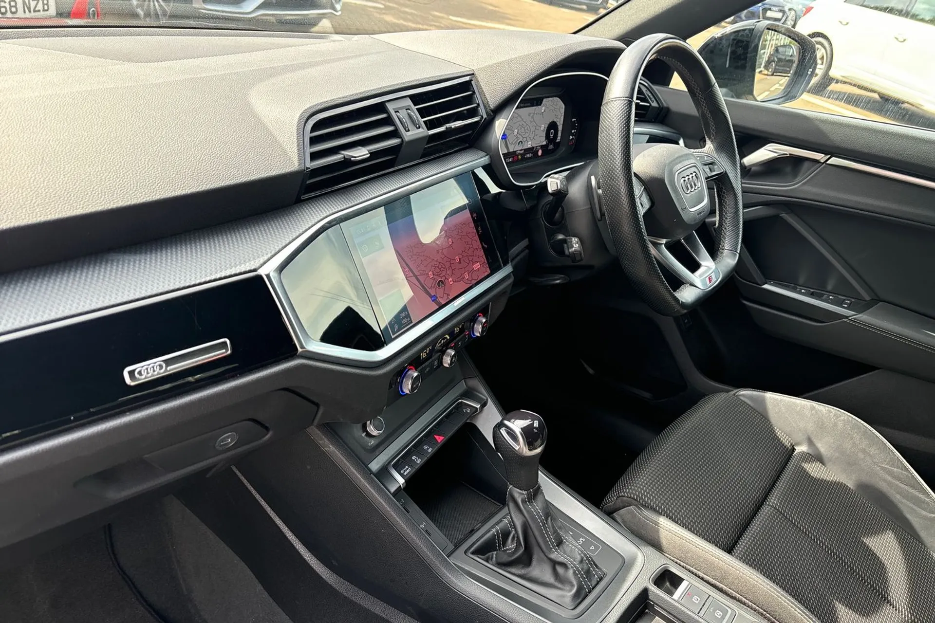Audi Q3 thumbnail image number 26
