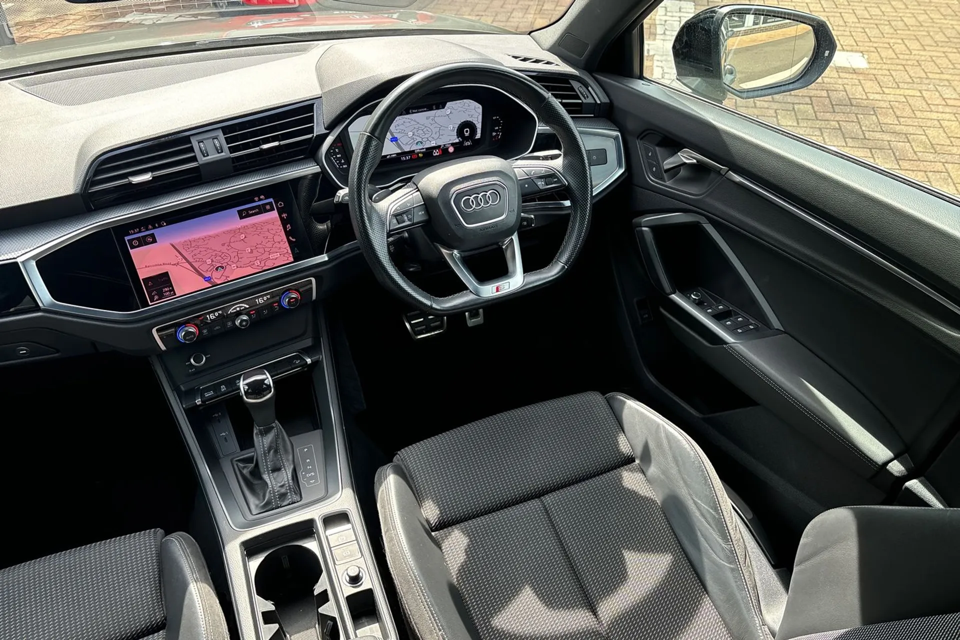 Audi Q3 thumbnail image number 33