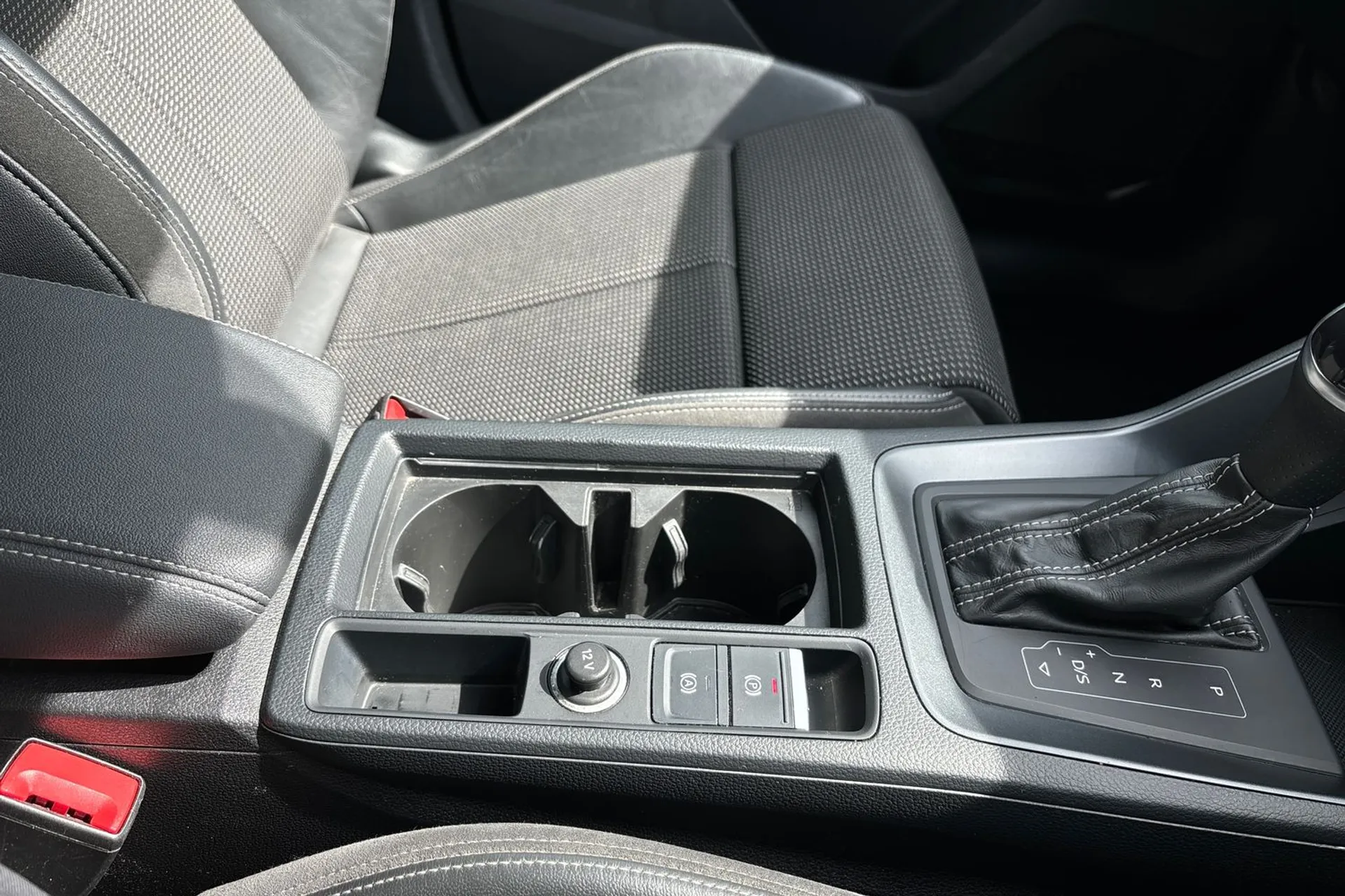 Audi Q3 thumbnail image number 43