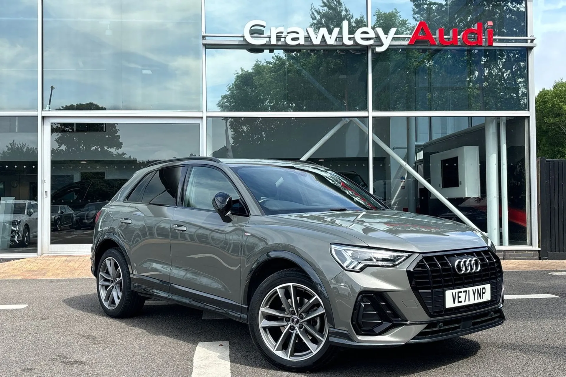 Audi Q3 focused image