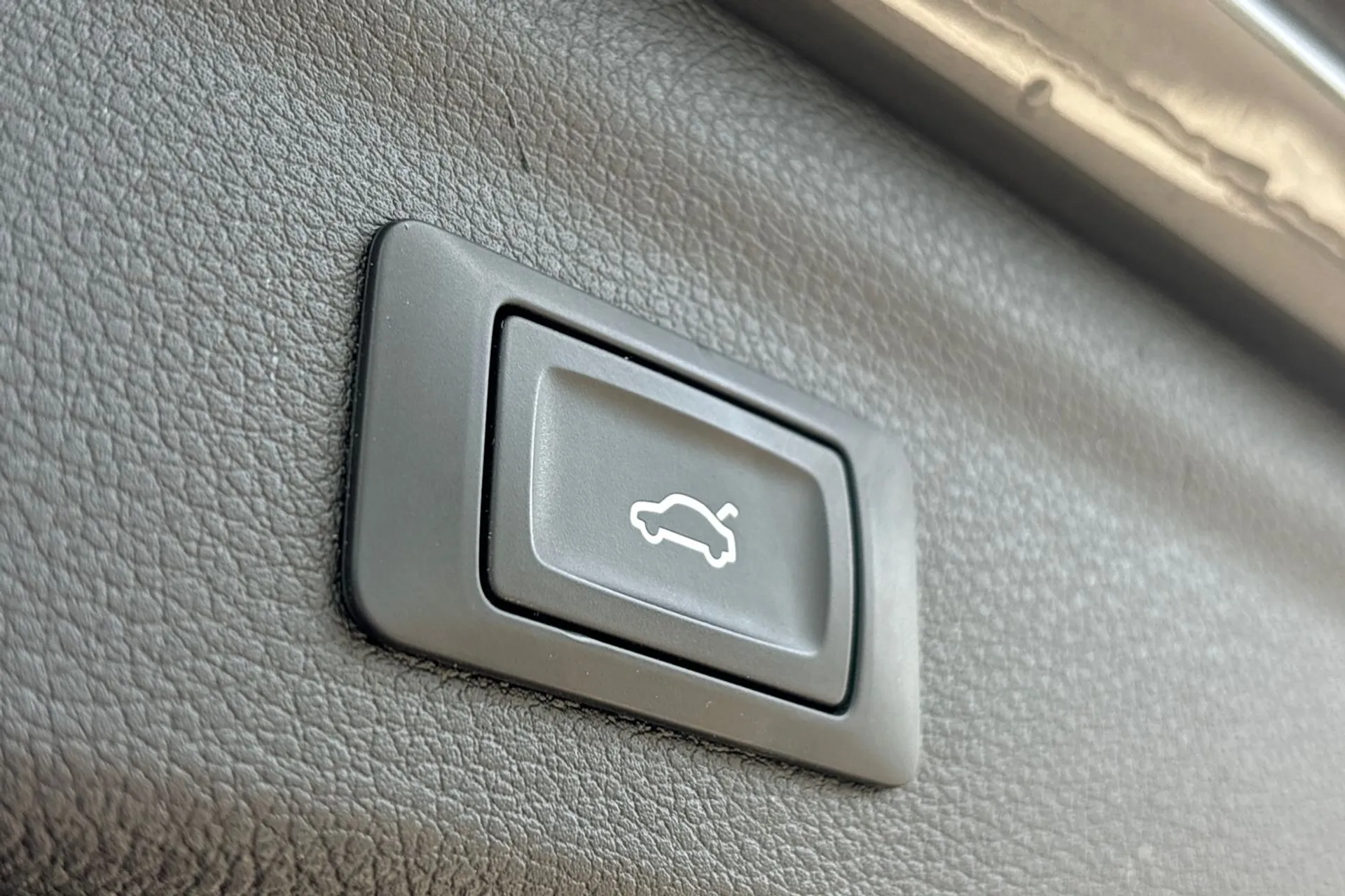 Audi Q3 thumbnail image number 19