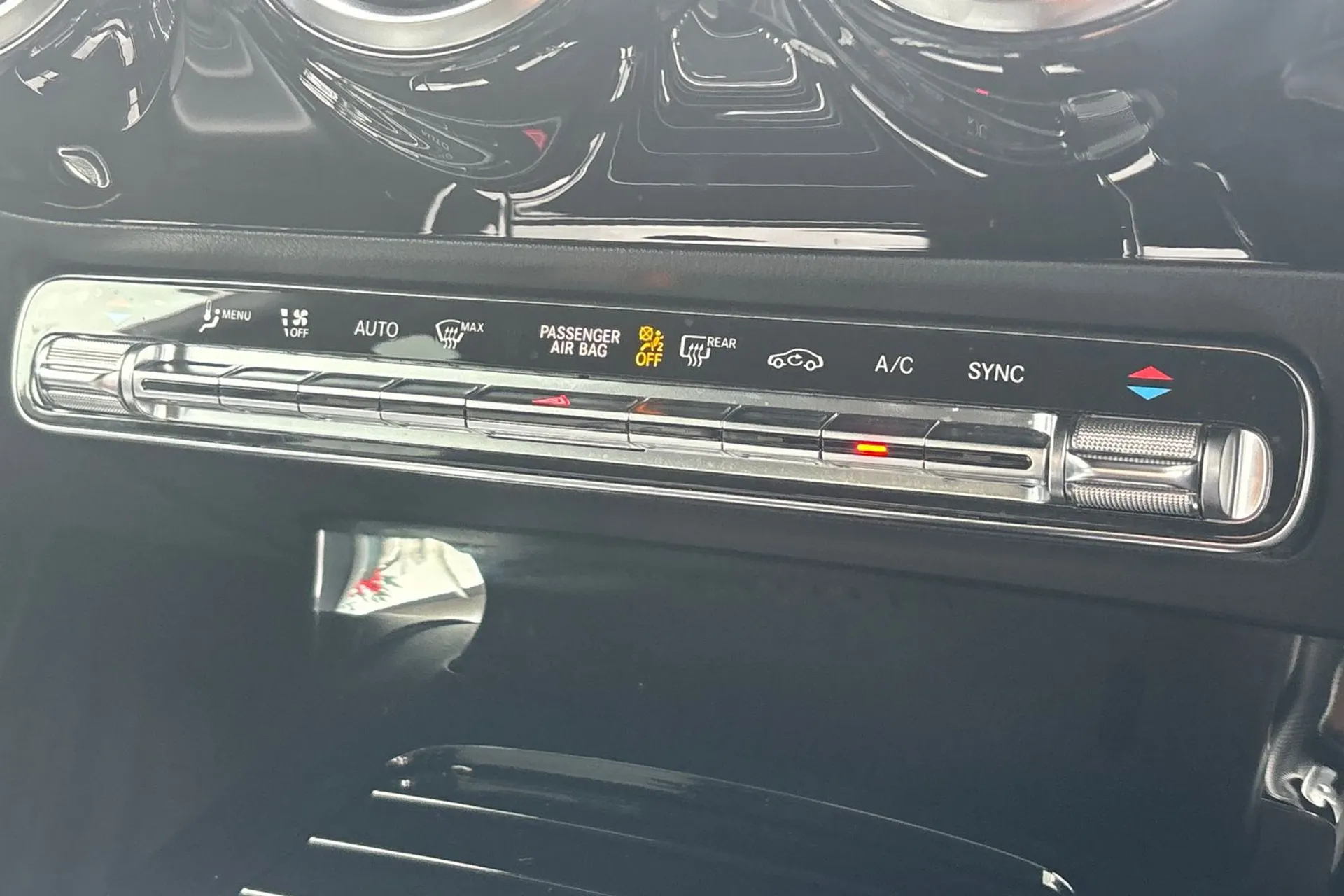 MERCEDES-BENZ CLA thumbnail image number 38