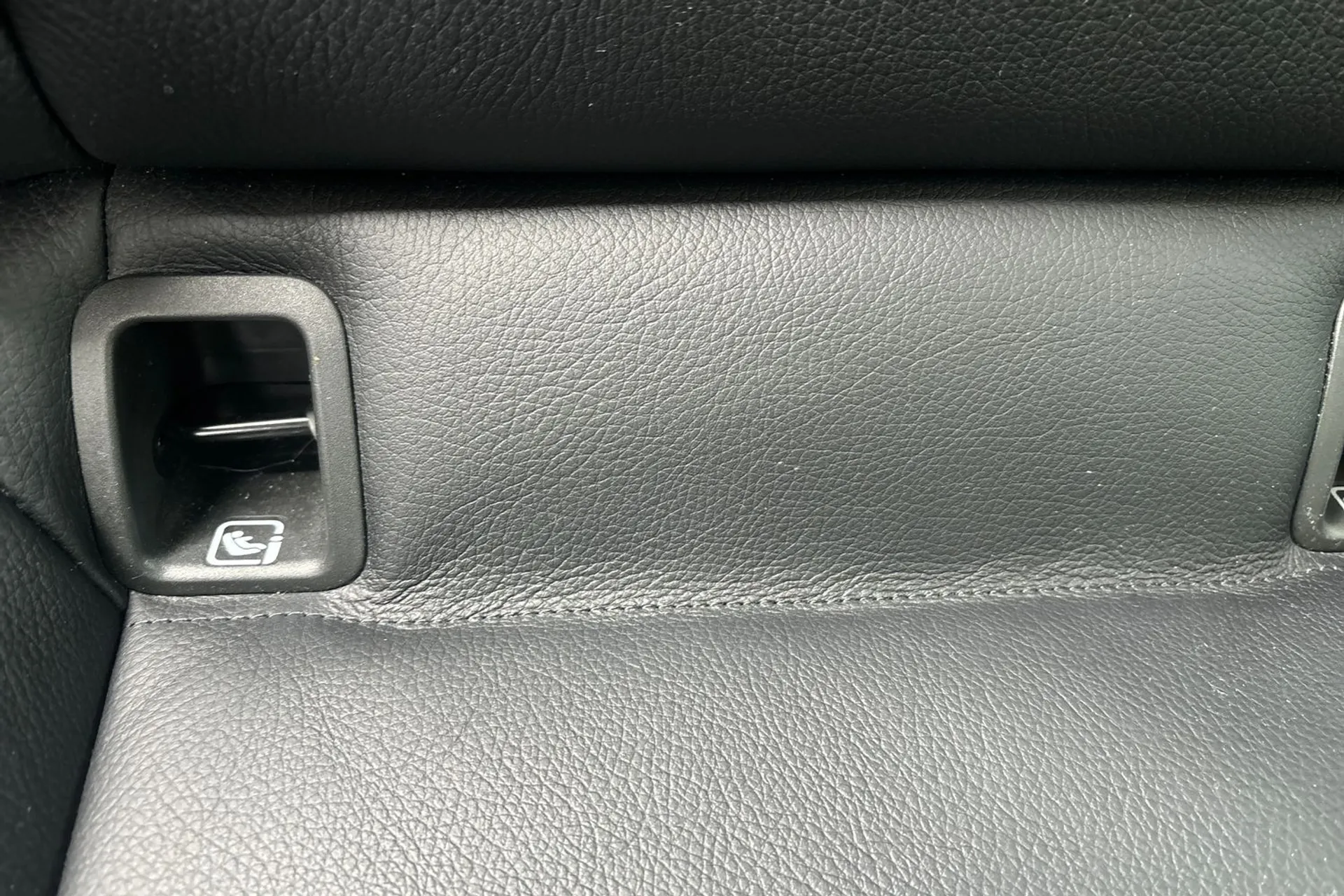 MERCEDES-BENZ CLA thumbnail image number 23