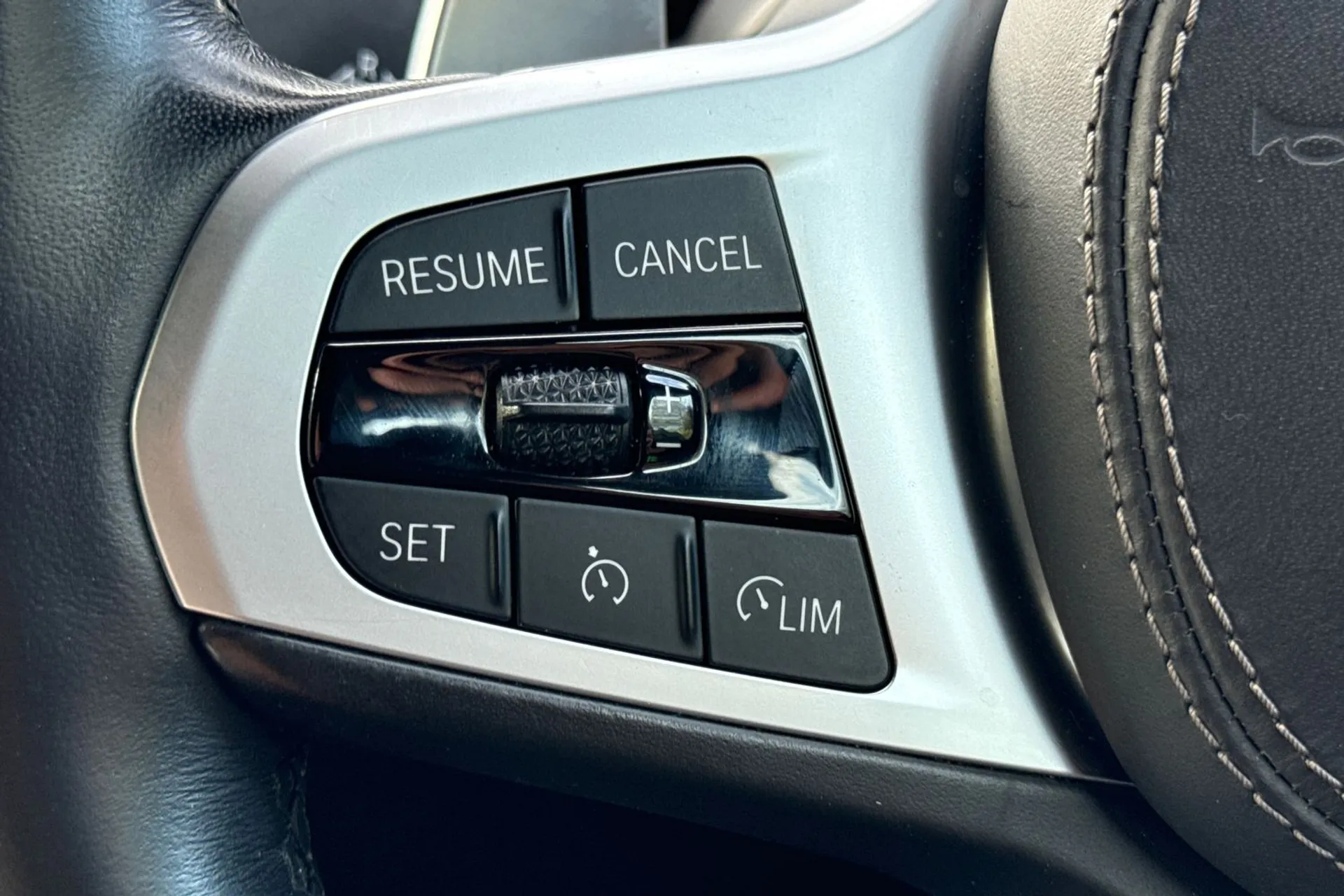 BMW X5 thumbnail image number 38