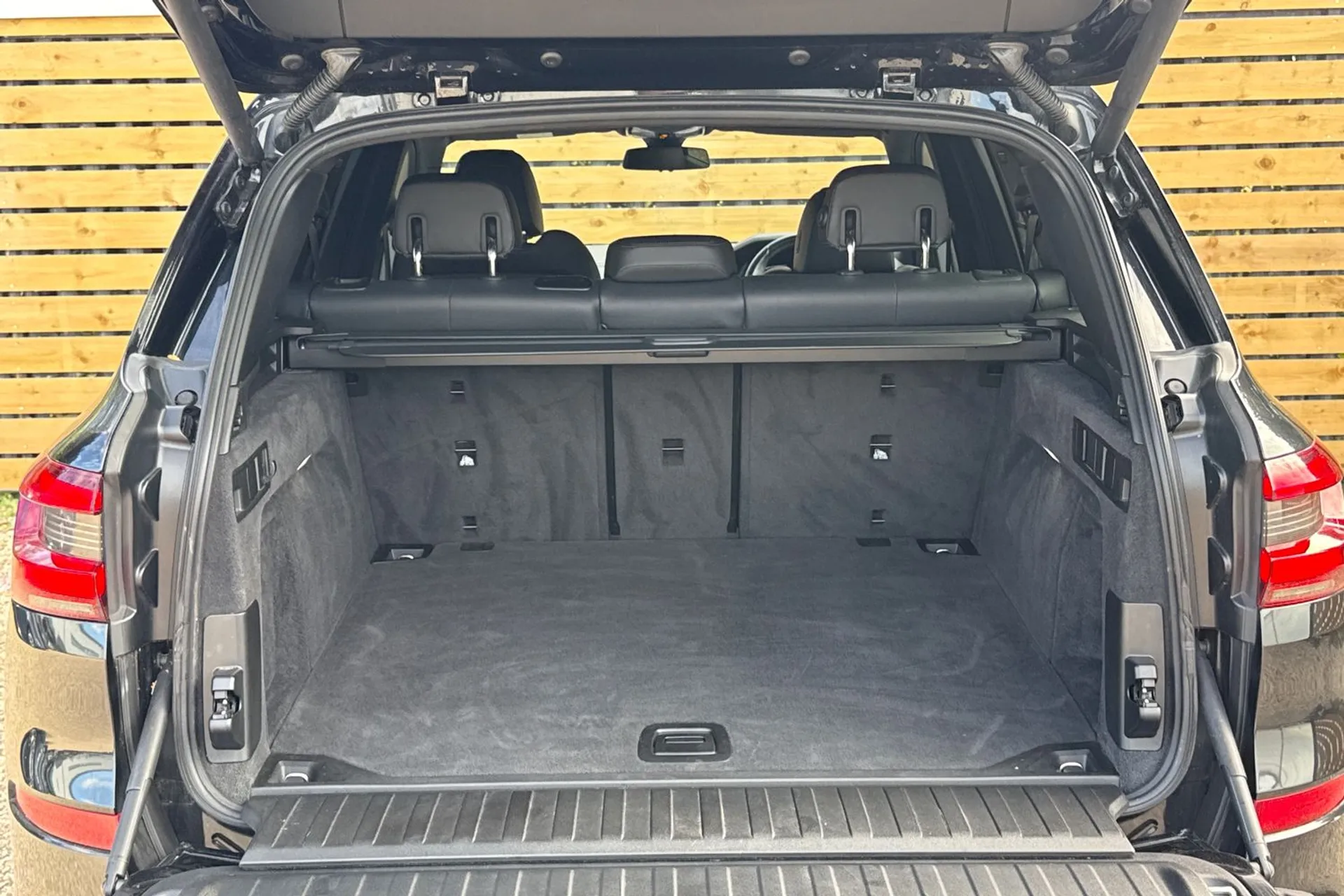 BMW X5 thumbnail image number 21