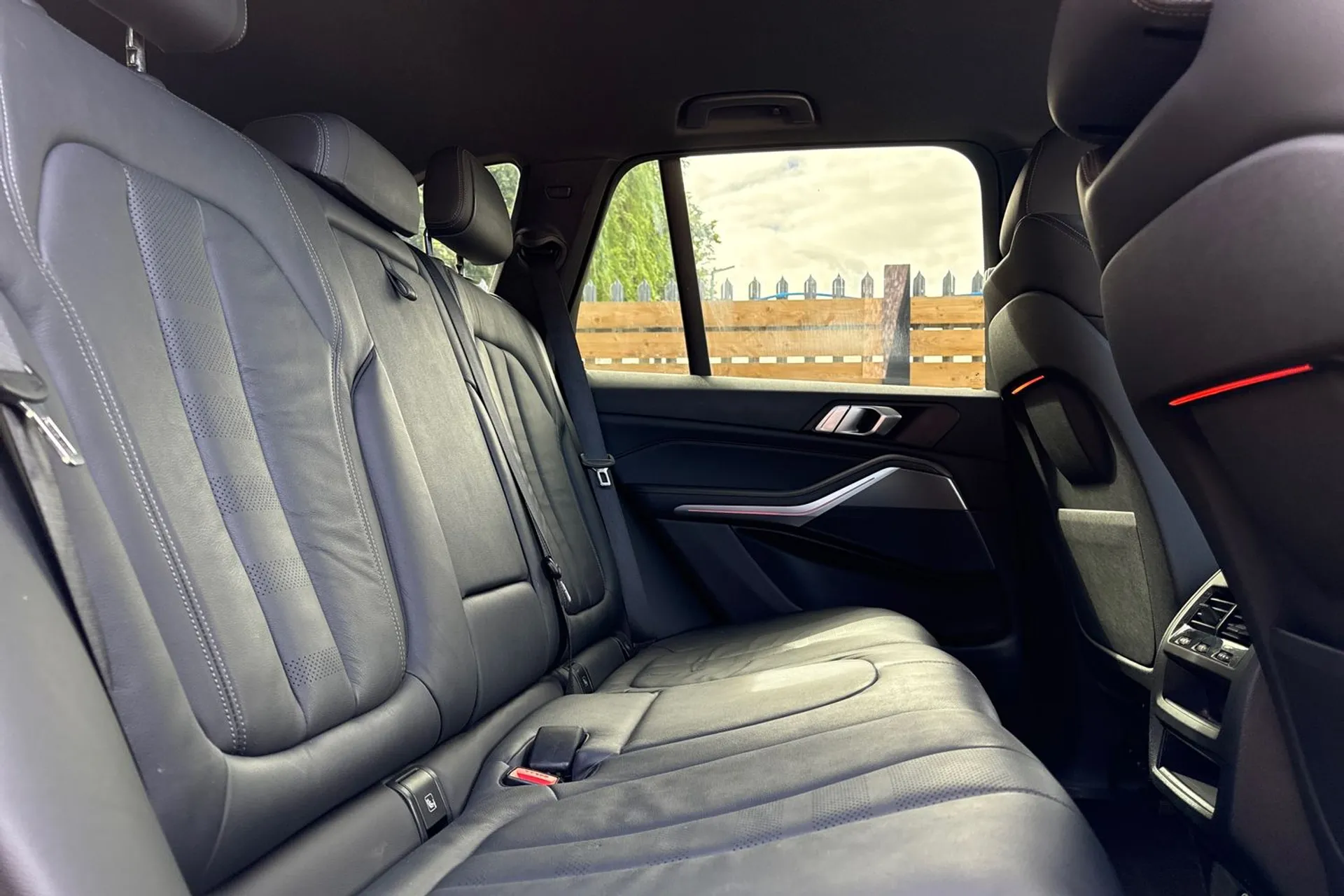 BMW X5 thumbnail image number 24