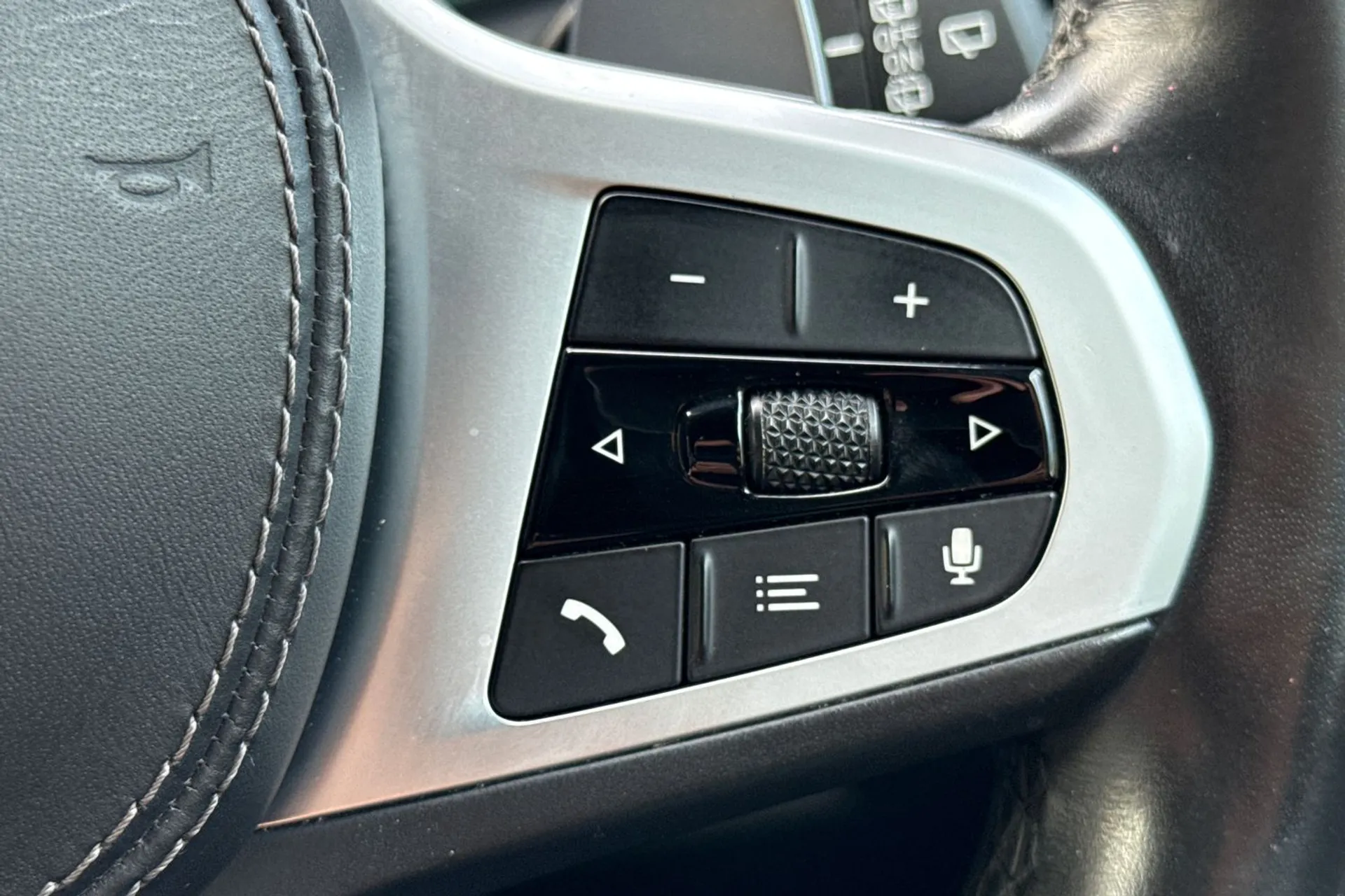 BMW X5 thumbnail image number 39