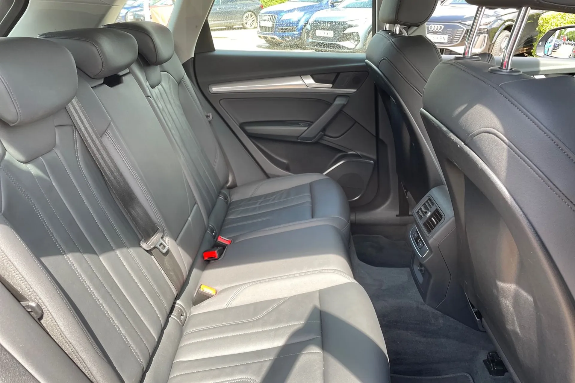 Audi Q5 thumbnail image number 38