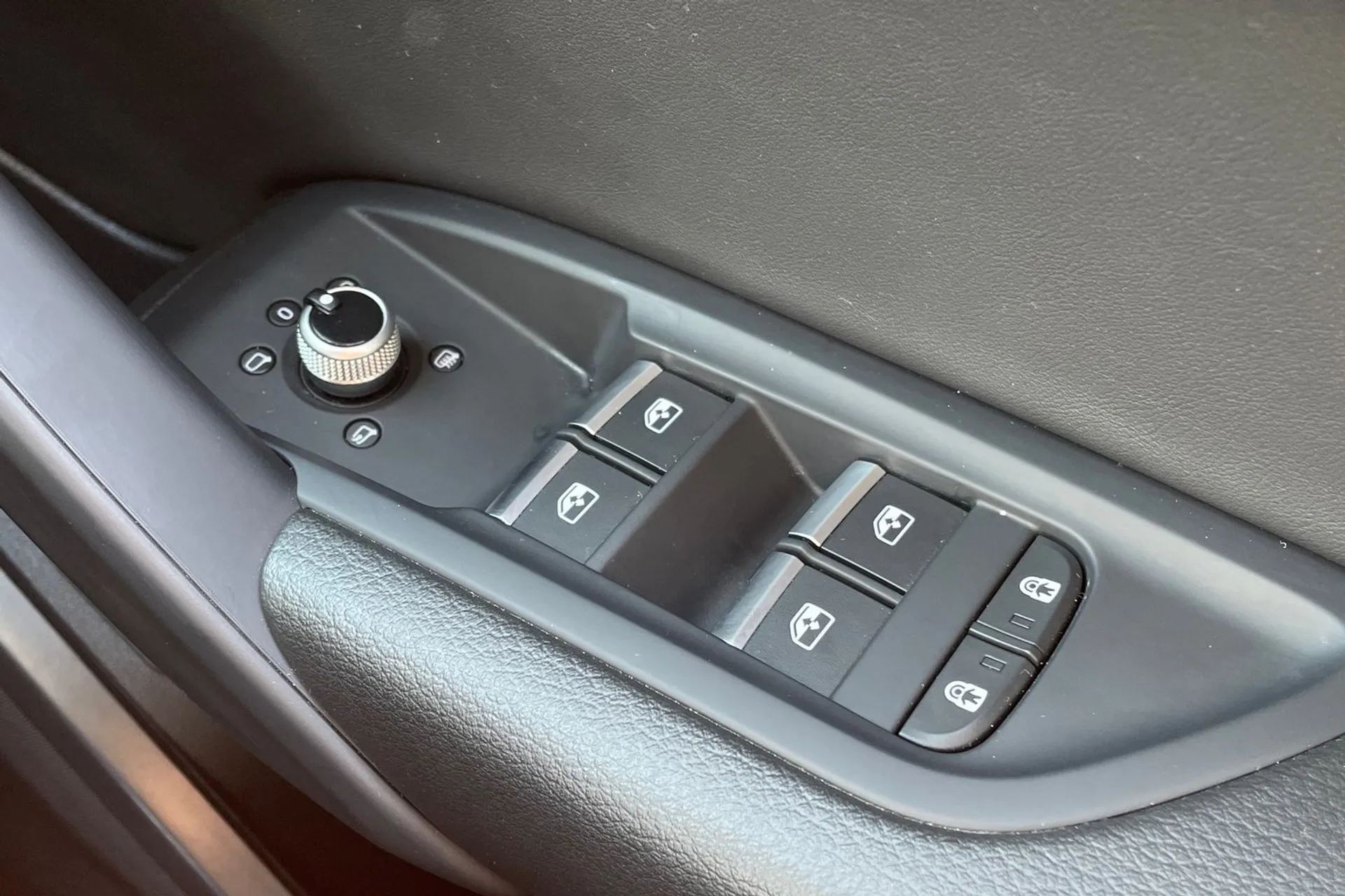 Audi Q5 thumbnail image number 16