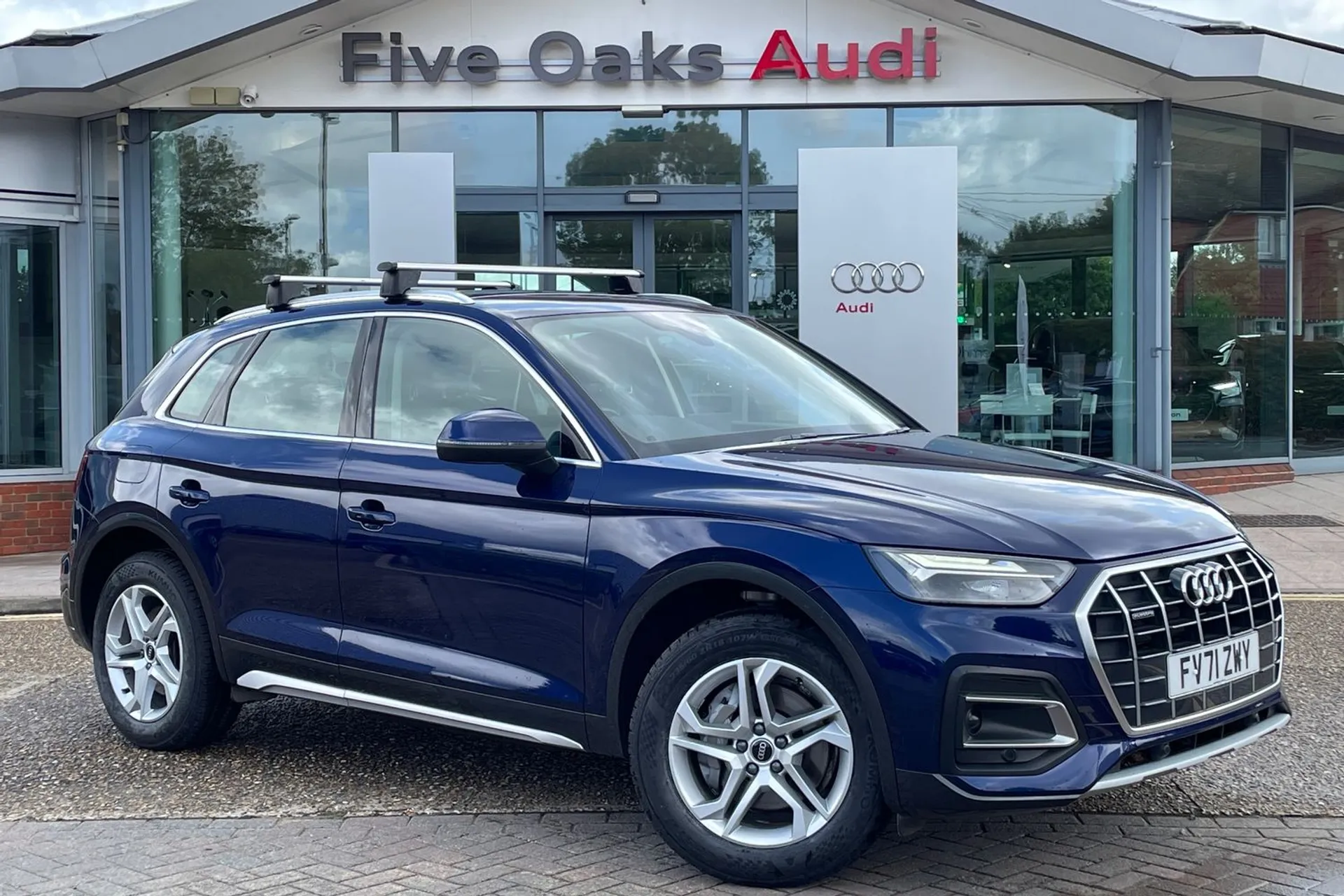 Audi Q5 focused image