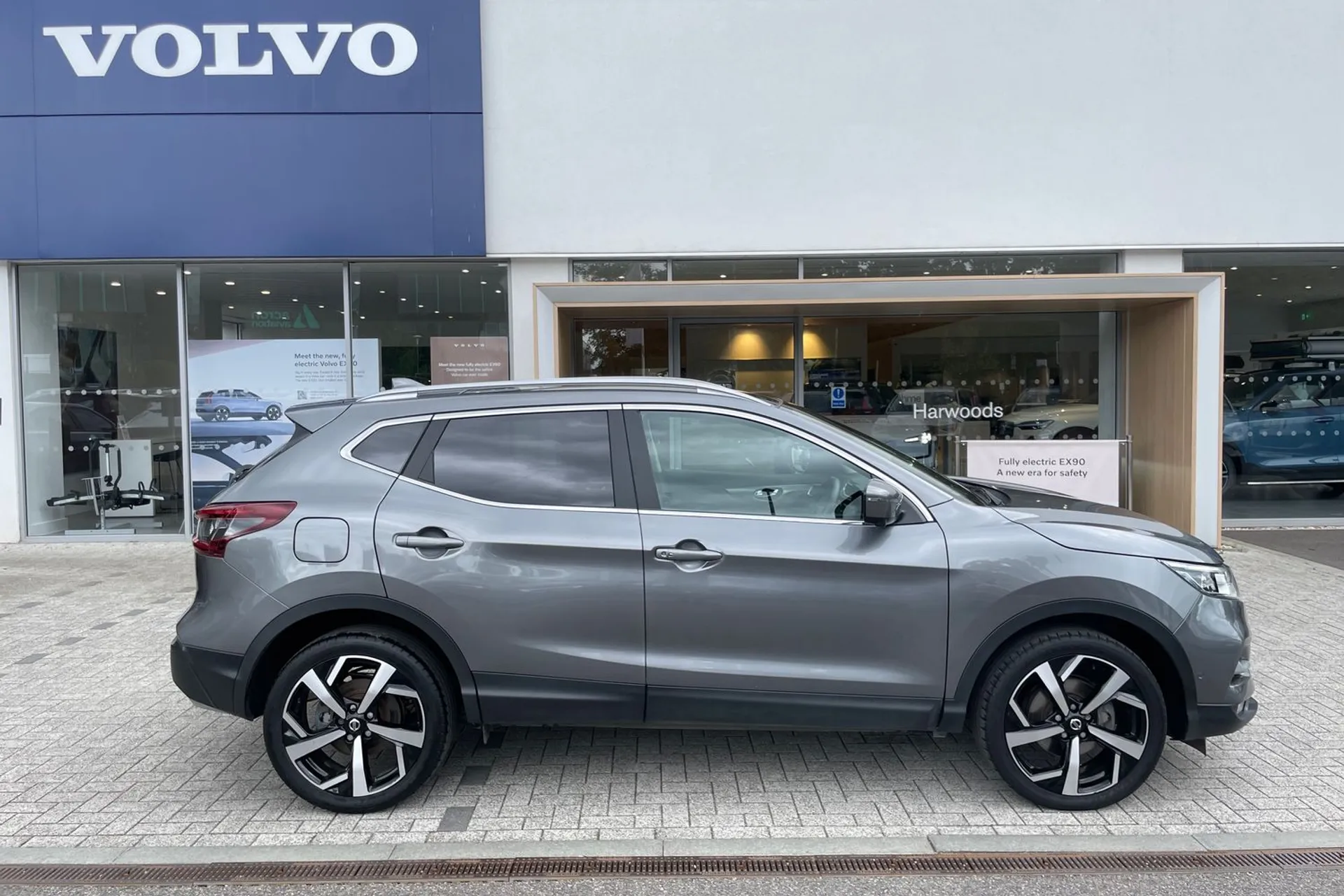 NISSAN QASHQAI thumbnail image number 2