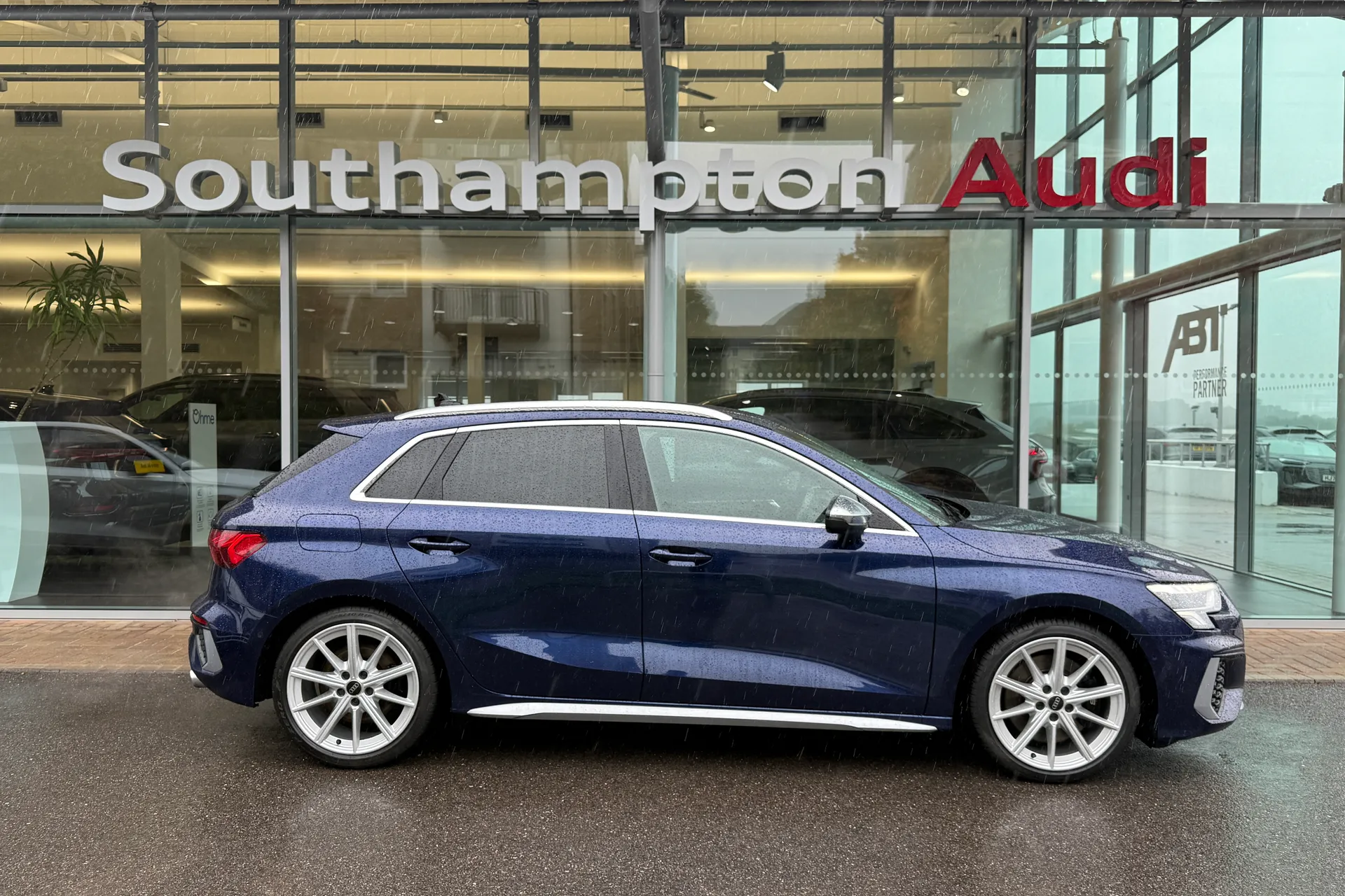 Audi A3 thumbnail image number 2
