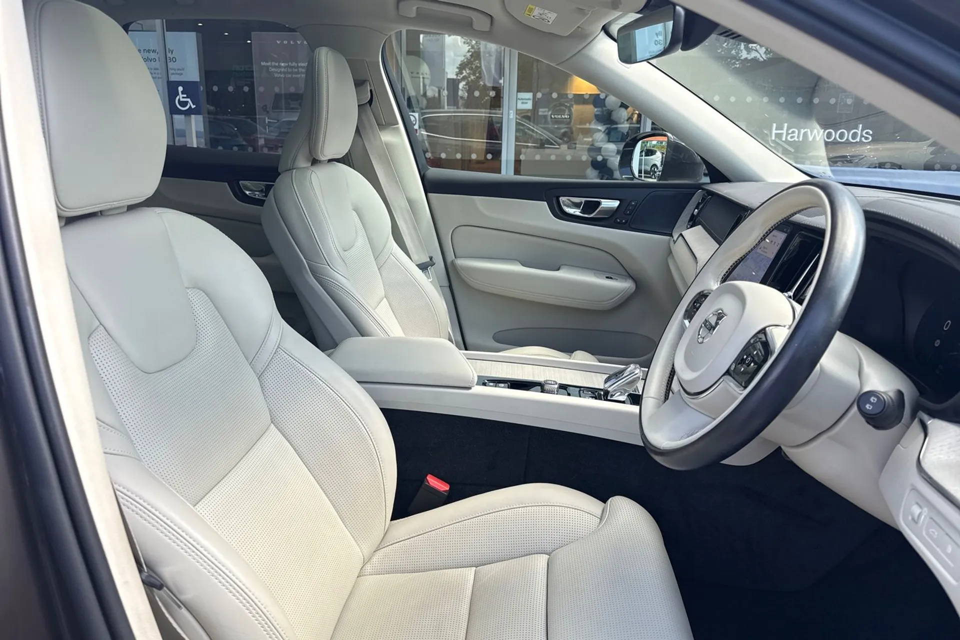 Volvo XC60 thumbnail image number 25