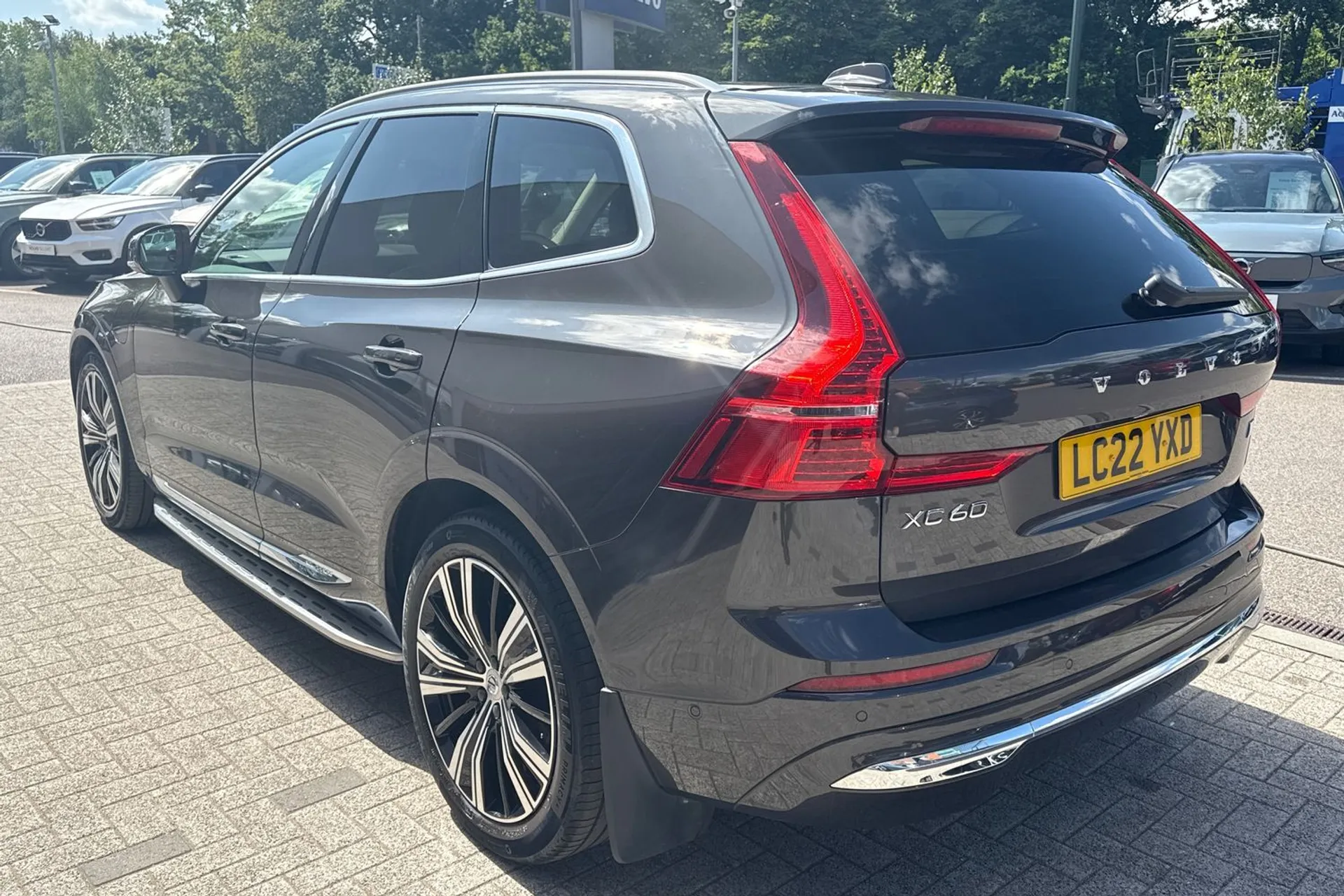 Volvo XC60 thumbnail image number 9