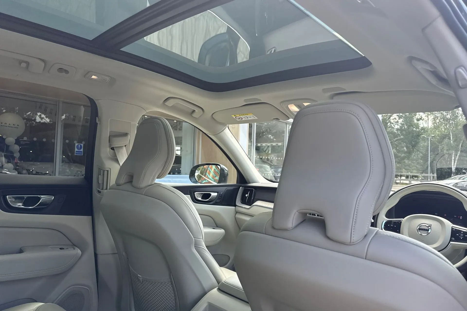 Volvo XC60 thumbnail image number 23