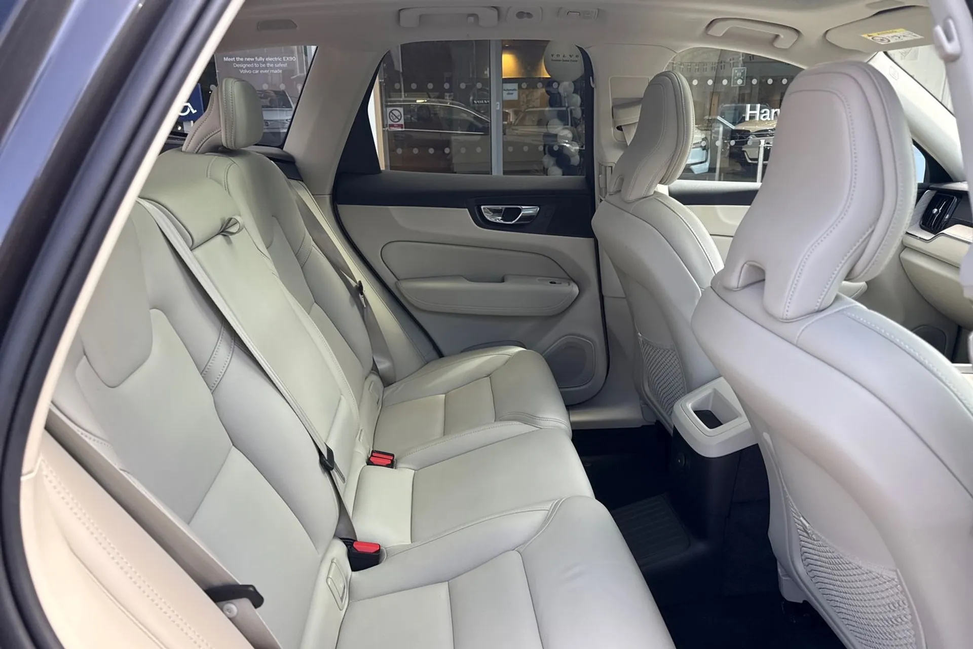 Volvo XC60 thumbnail image number 22