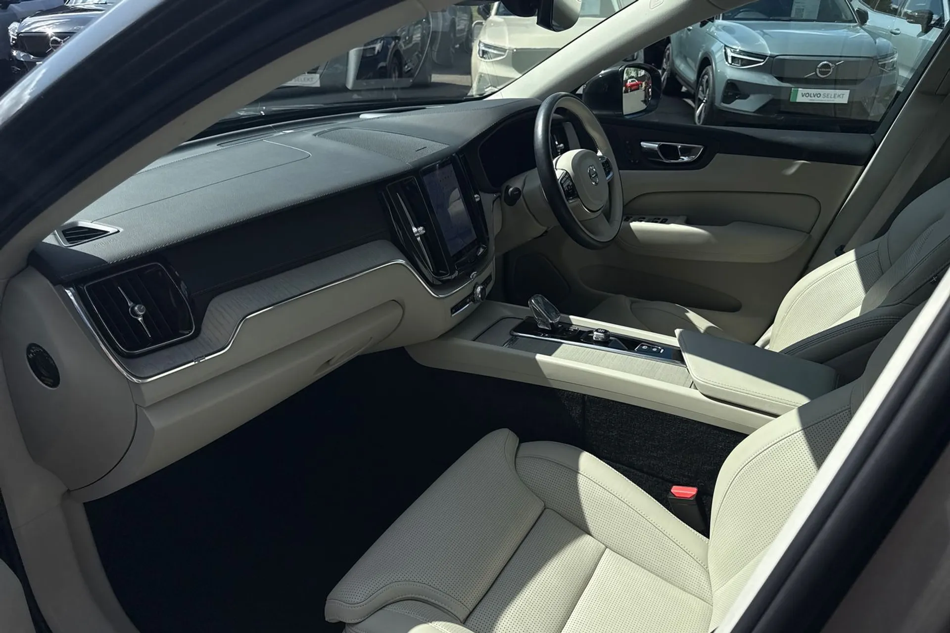 Volvo XC60 thumbnail image number 26