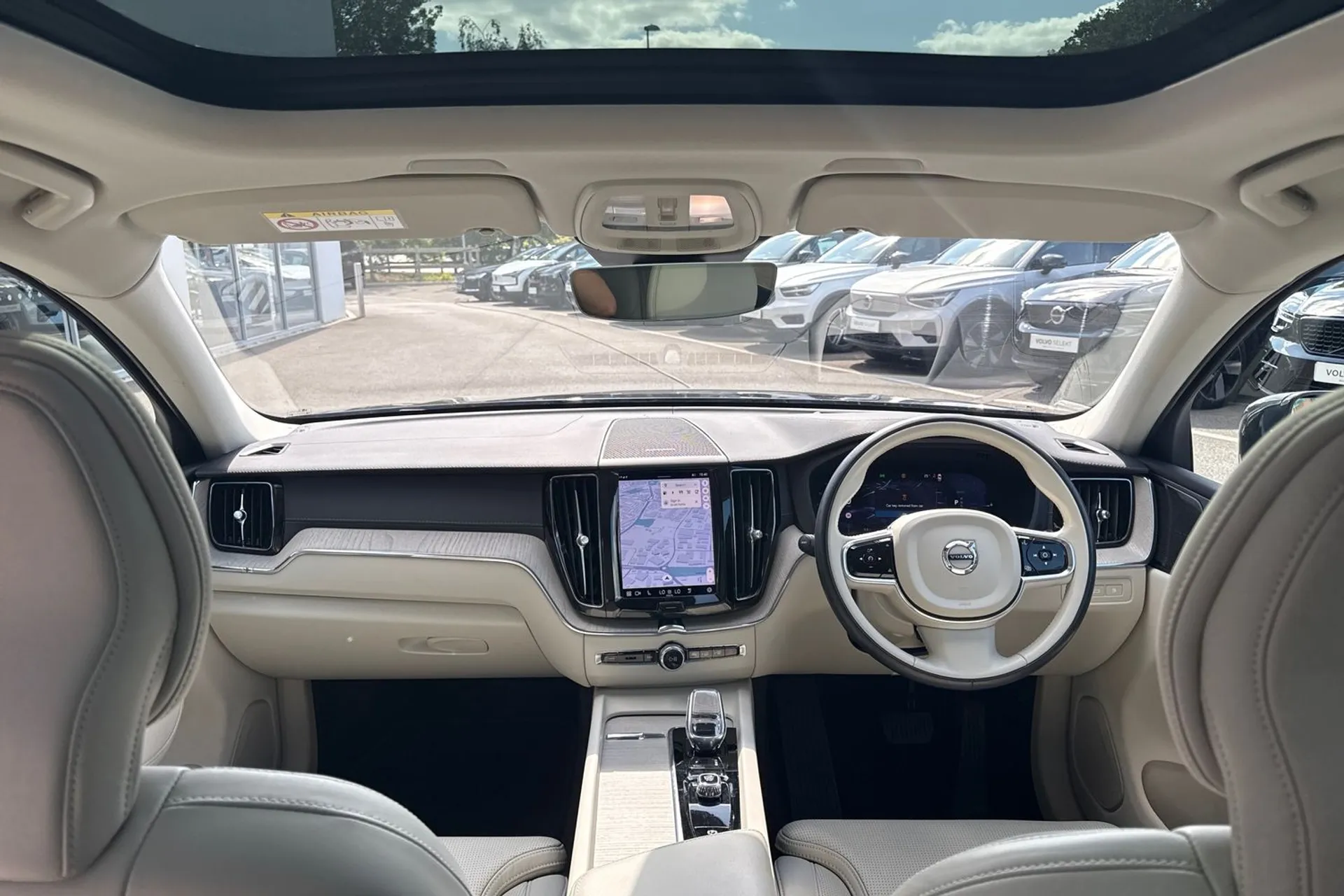 Volvo XC60 thumbnail image number 3