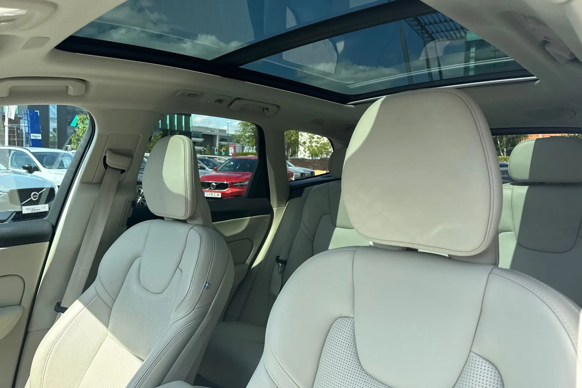 Volvo XC60 thumbnail image number 28