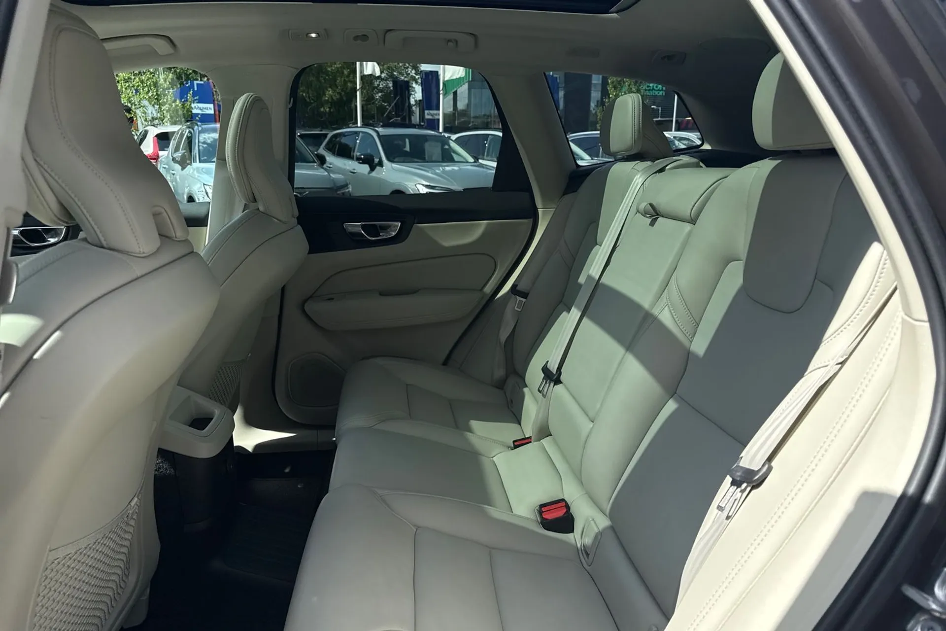 Volvo XC60 thumbnail image number 29