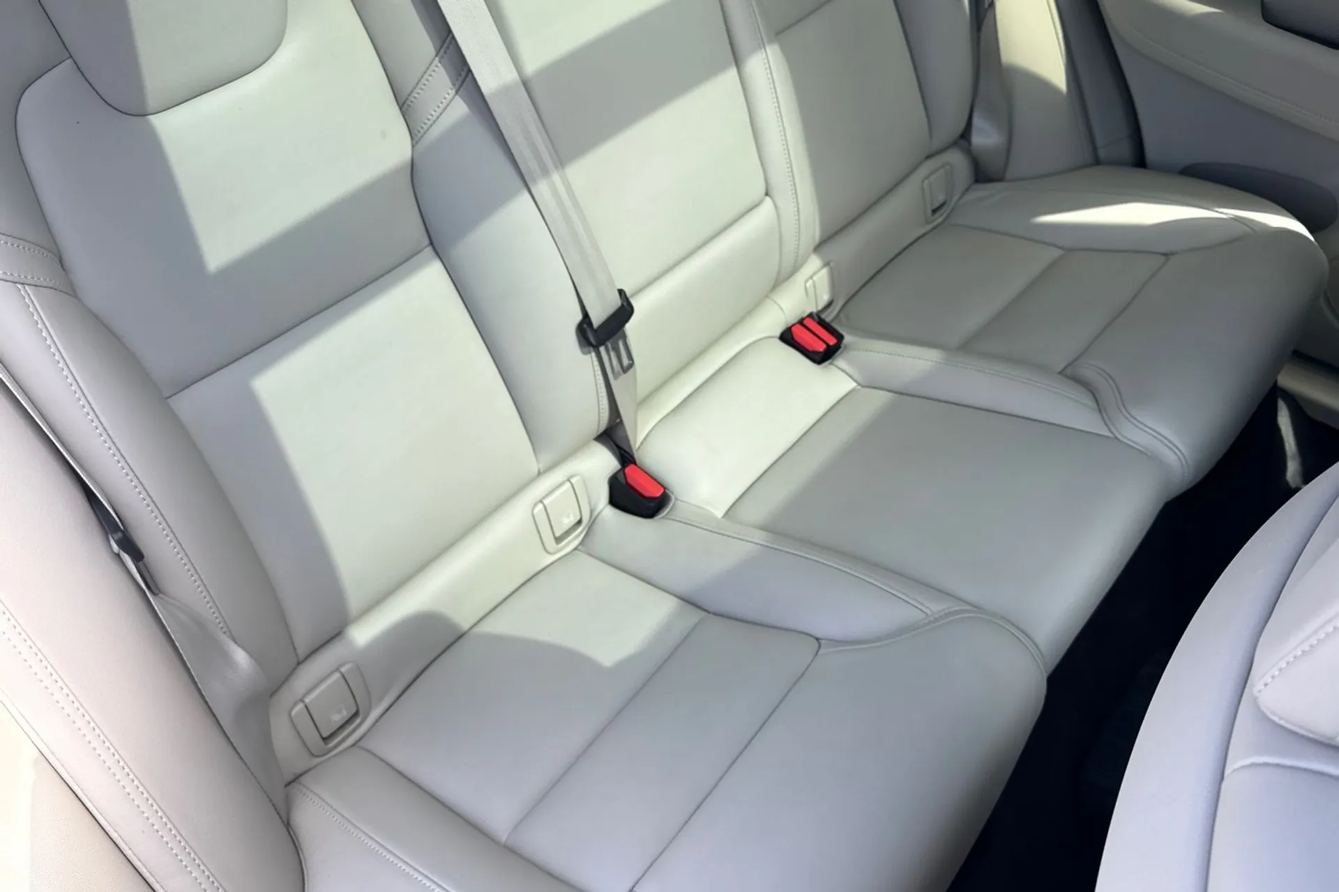 Volvo XC60 thumbnail image number 24