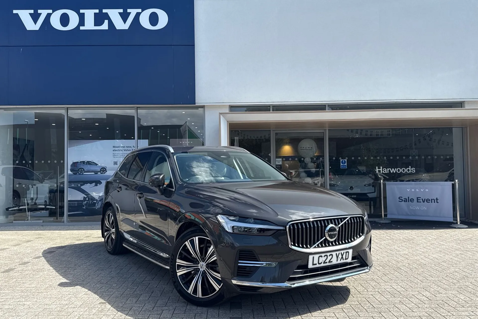 Volvo XC60 focused image