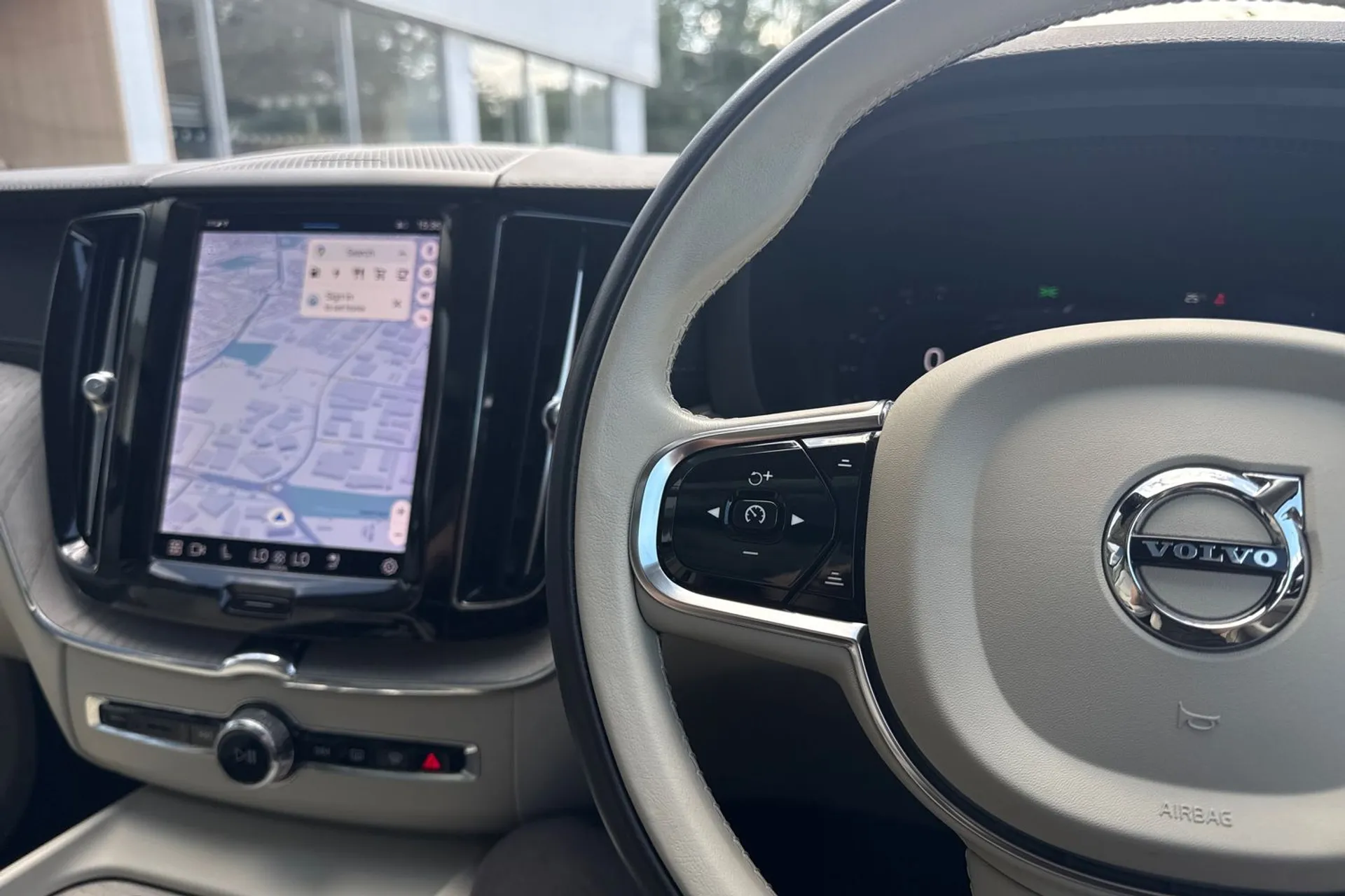 Volvo XC60 thumbnail image number 35