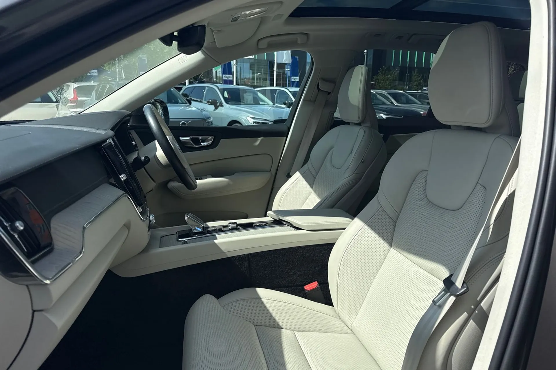 Volvo XC60 thumbnail image number 27