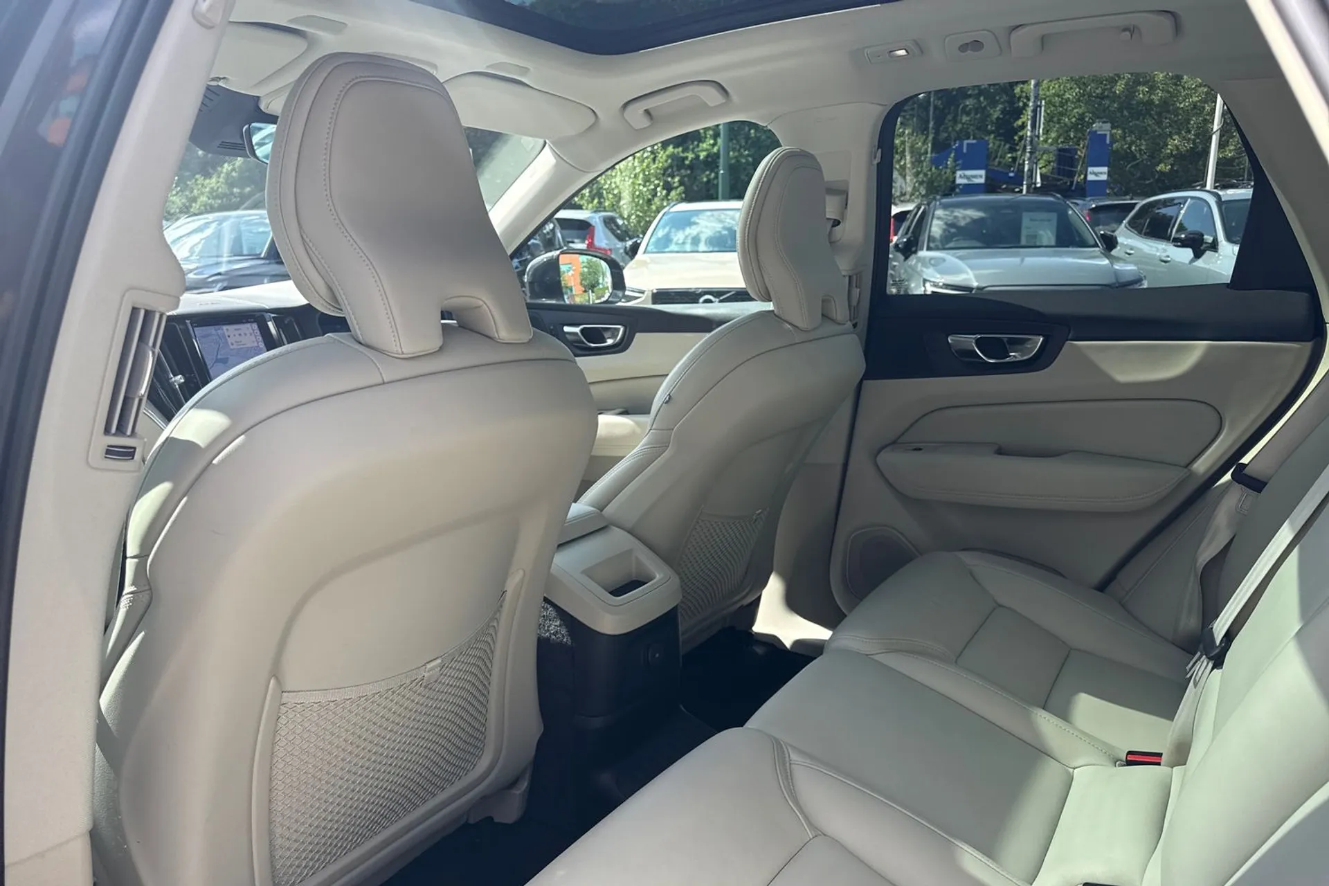 Volvo XC60 thumbnail image number 30