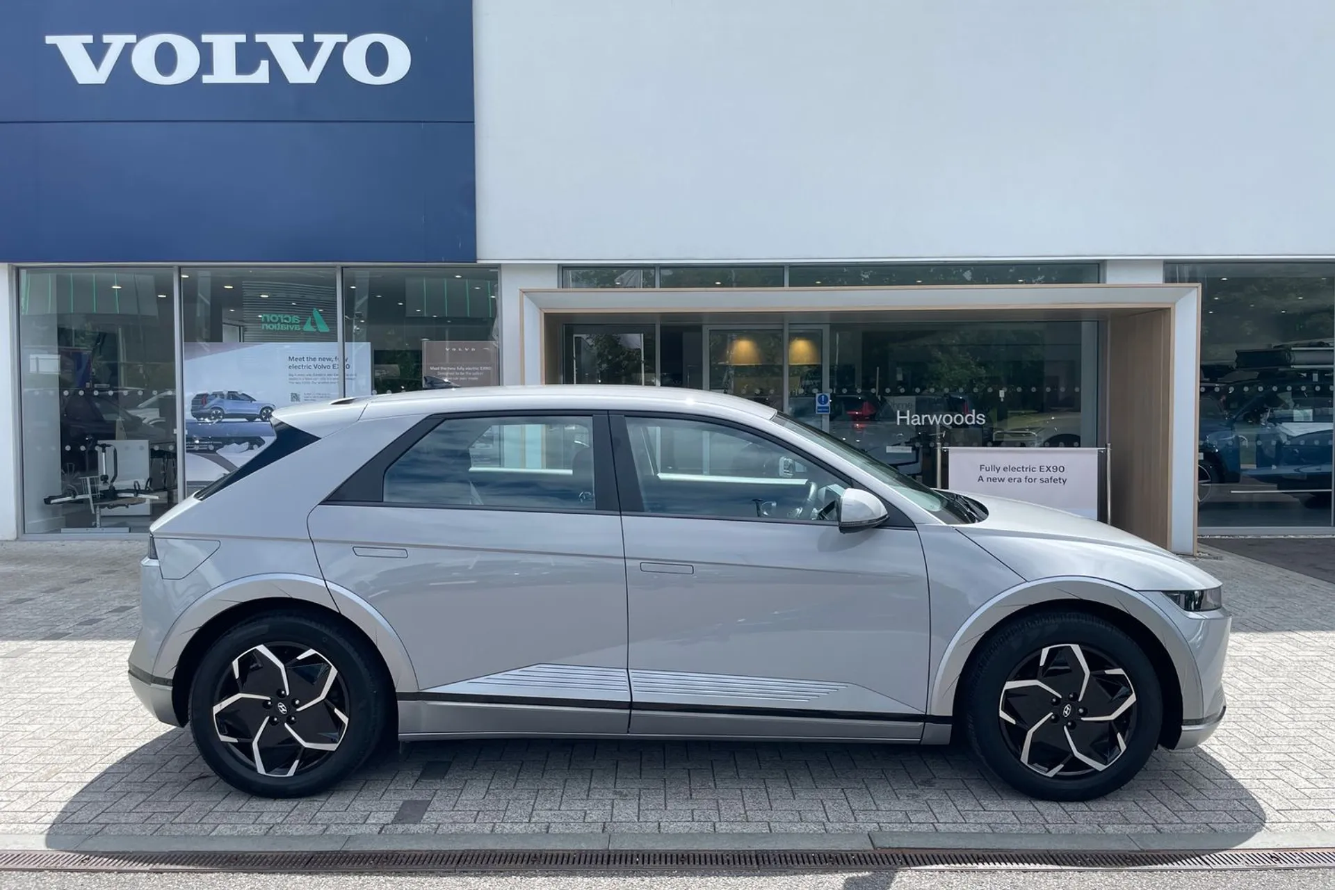 HYUNDAI IONIQ 5 thumbnail image number 2