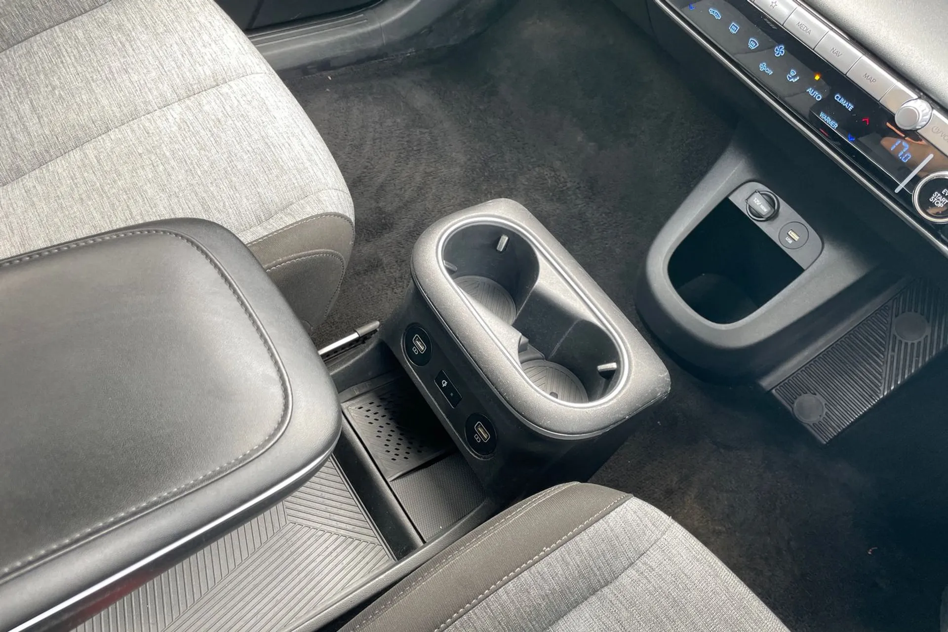 HYUNDAI IONIQ 5 thumbnail image number 40