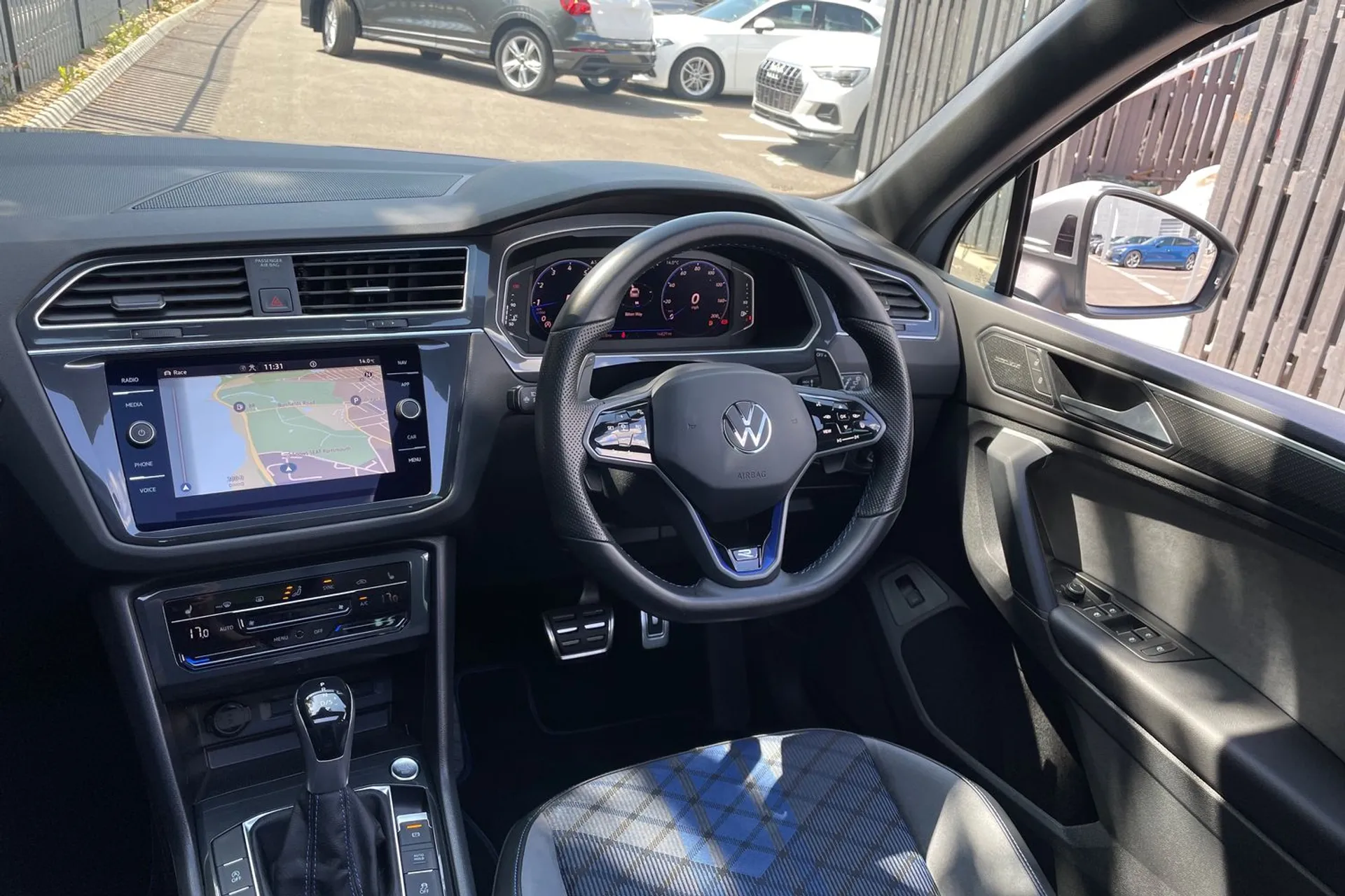 VOLKSWAGEN TIGUAN thumbnail image number 32