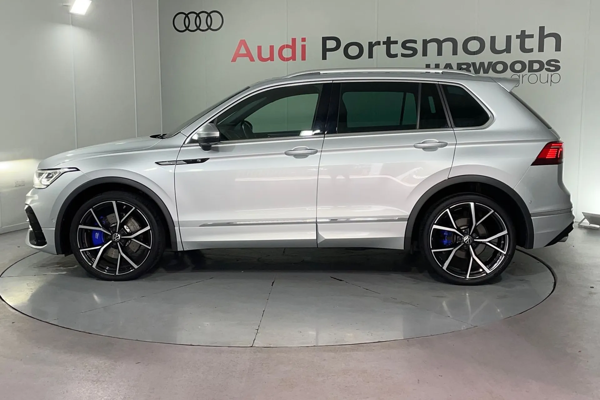 VOLKSWAGEN TIGUAN thumbnail image number 10