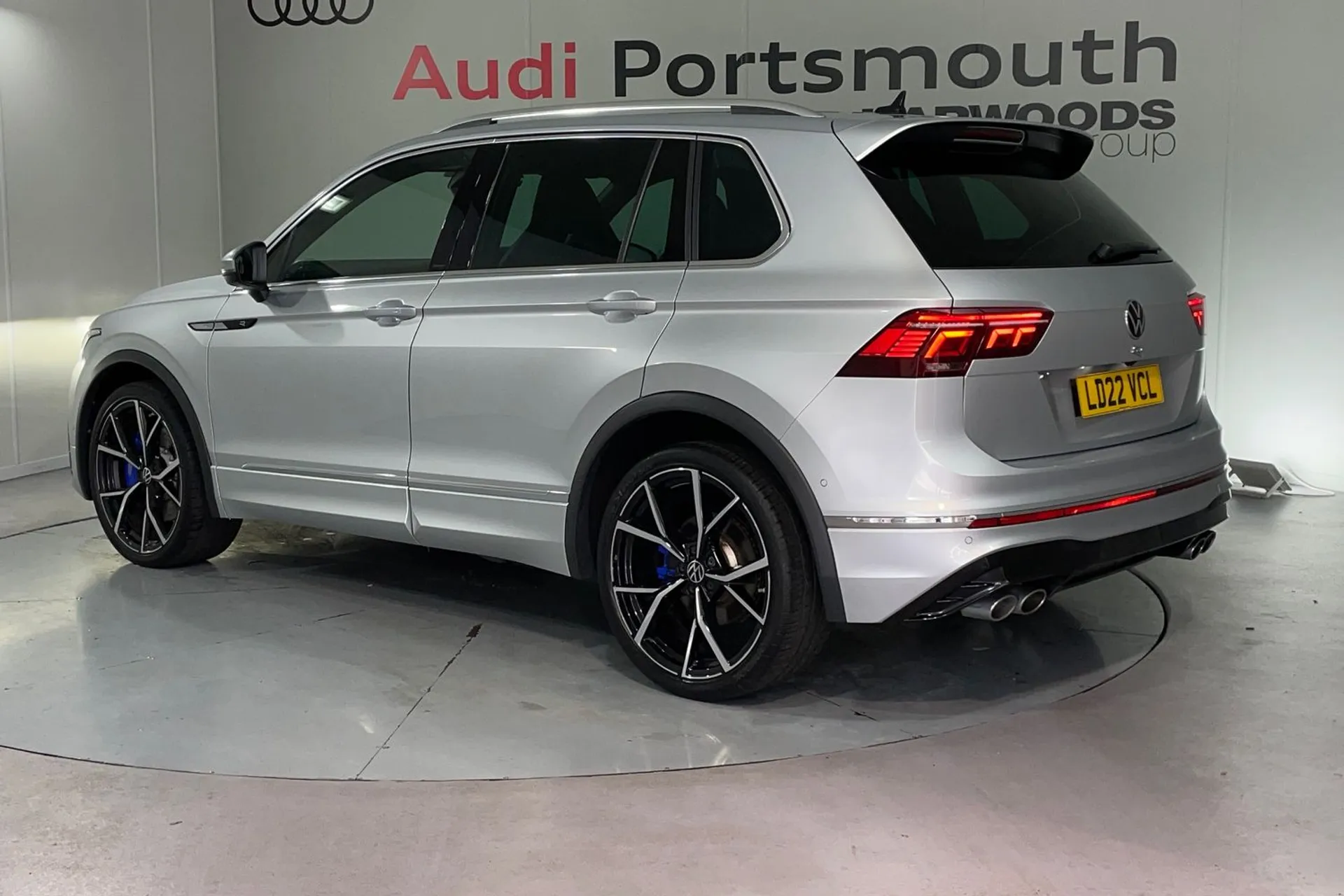 VOLKSWAGEN TIGUAN thumbnail image number 9