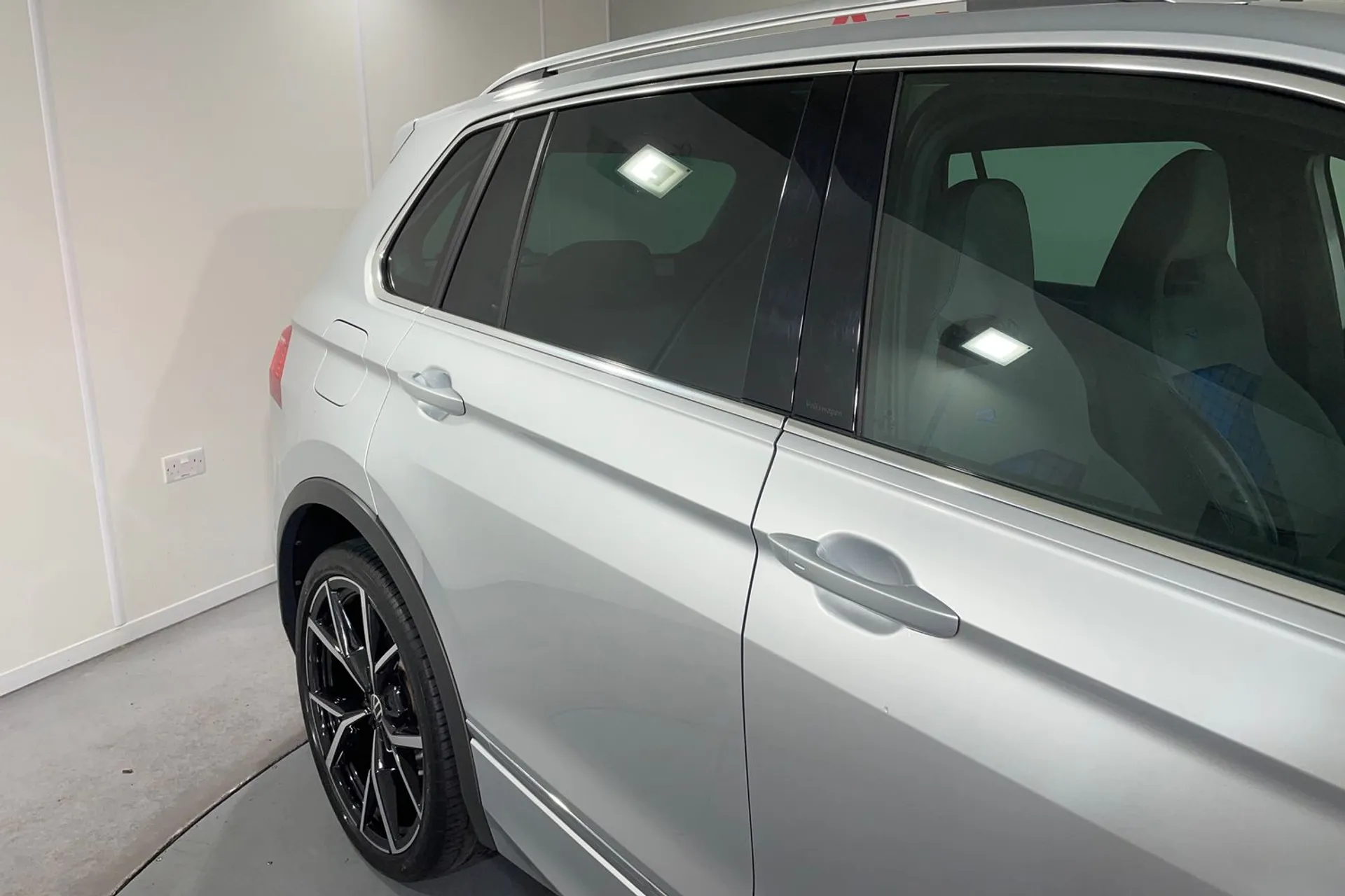 VOLKSWAGEN TIGUAN thumbnail image number 14