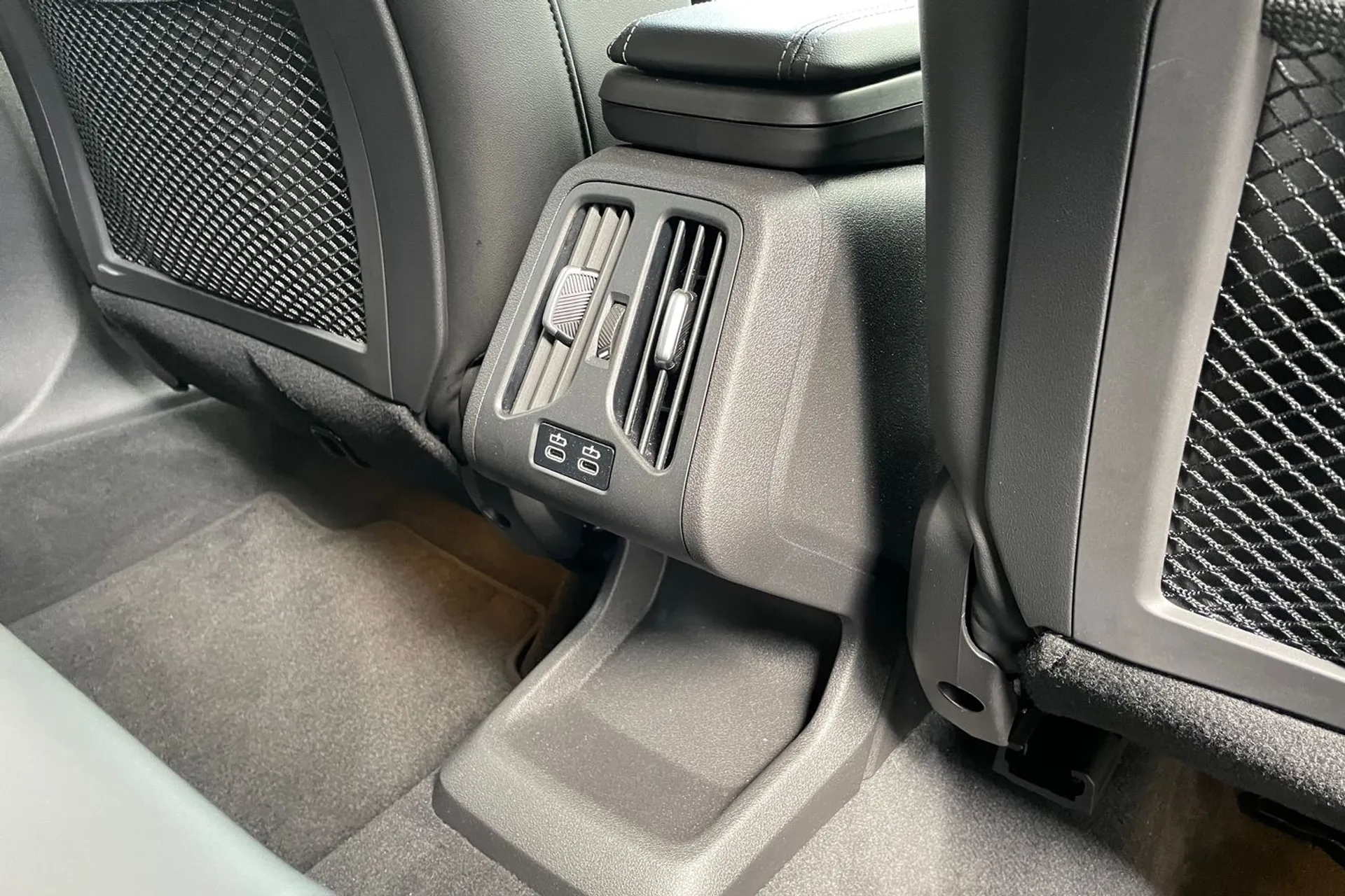 BMW X1 thumbnail image number 35