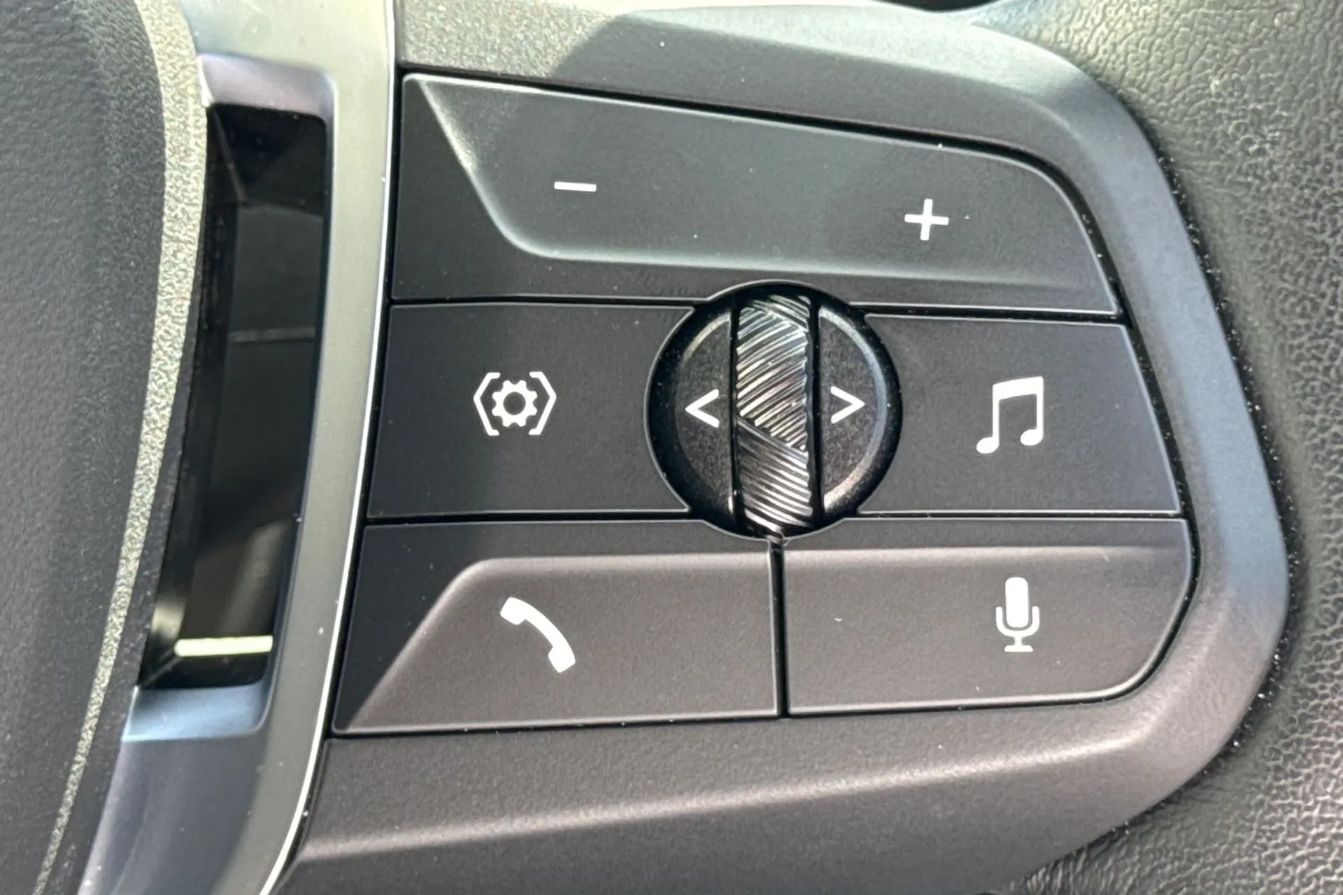 BMW X1 thumbnail image number 46