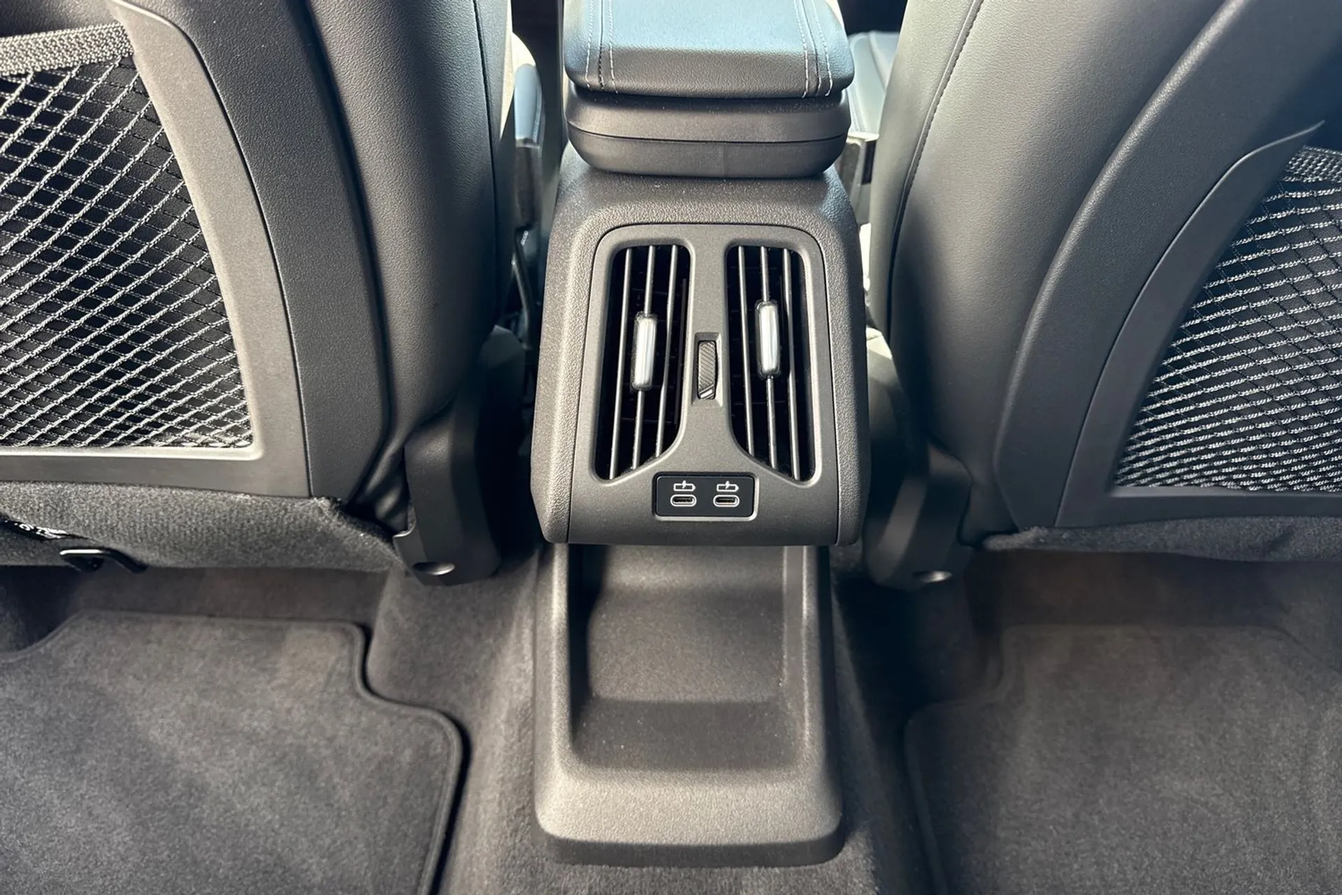 BMW X1 thumbnail image number 28