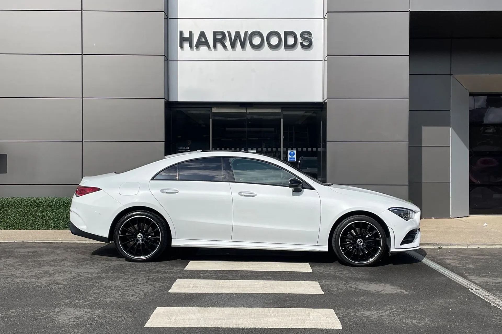 MERCEDES-BENZ CLA thumbnail image number 2