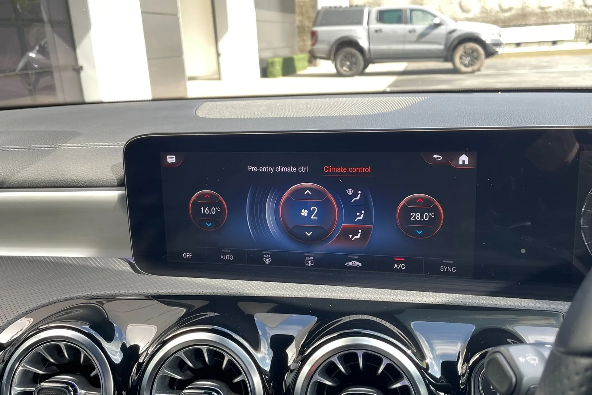 MERCEDES-BENZ CLA thumbnail image number 63
