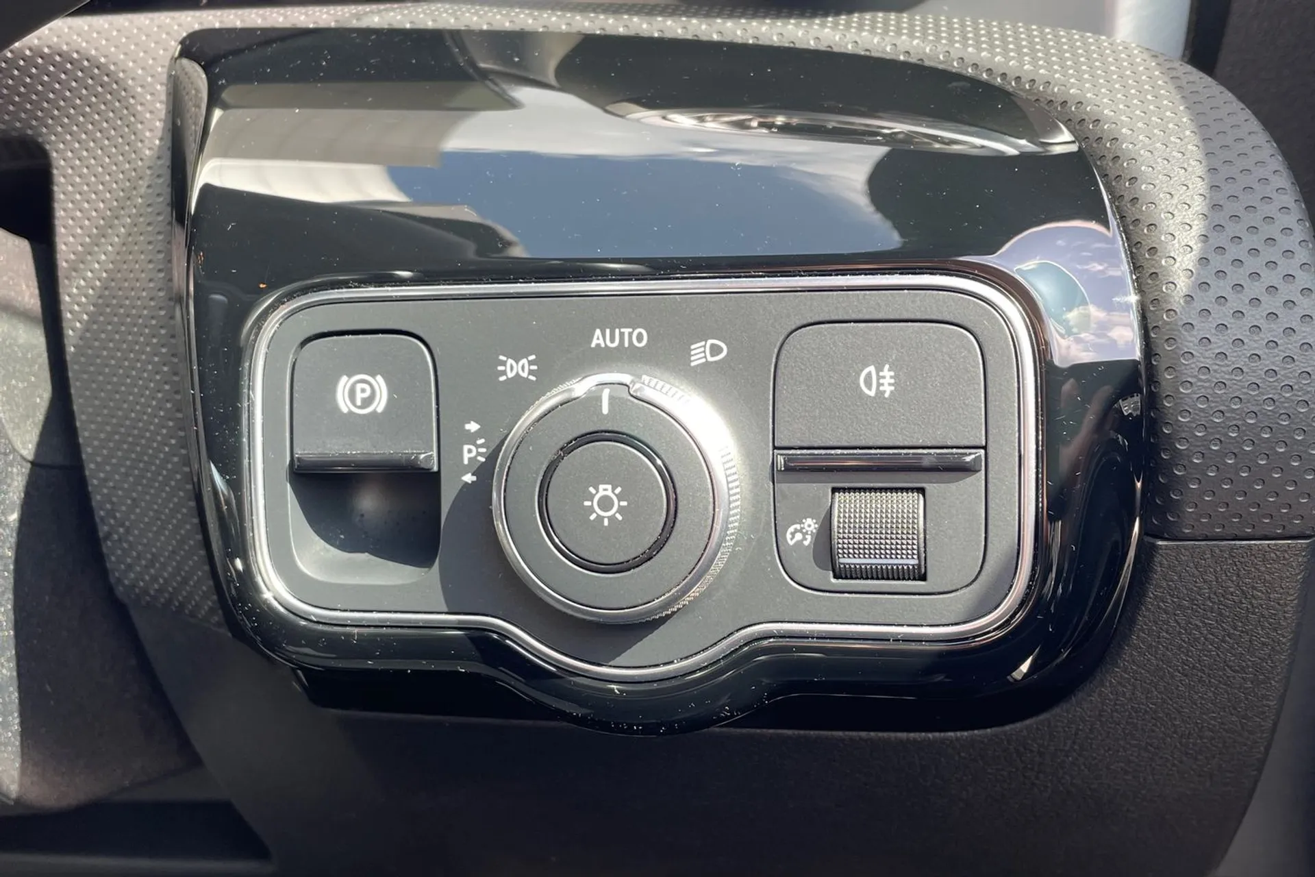 MERCEDES-BENZ CLA thumbnail image number 62