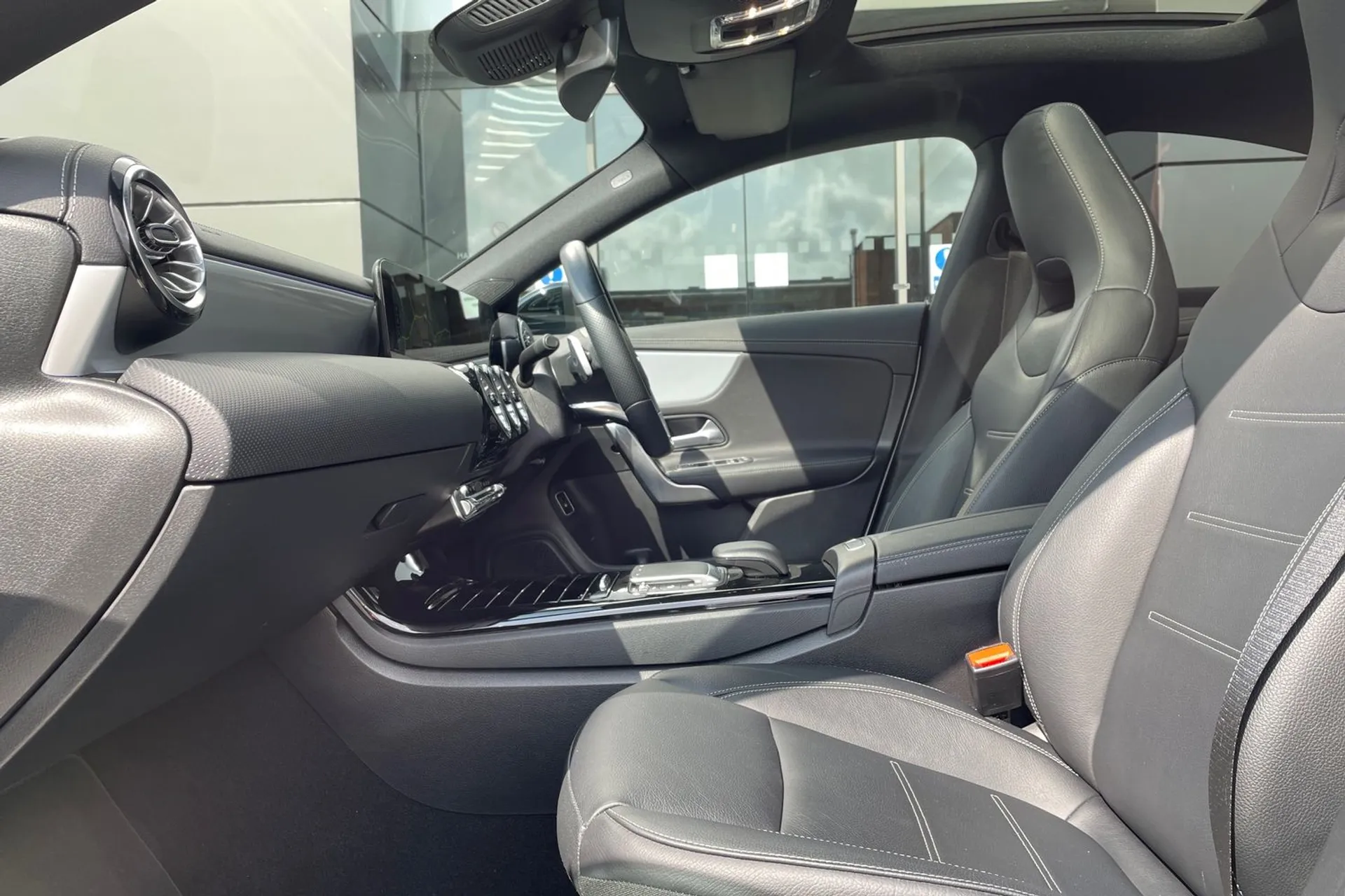 MERCEDES-BENZ CLA thumbnail image number 42