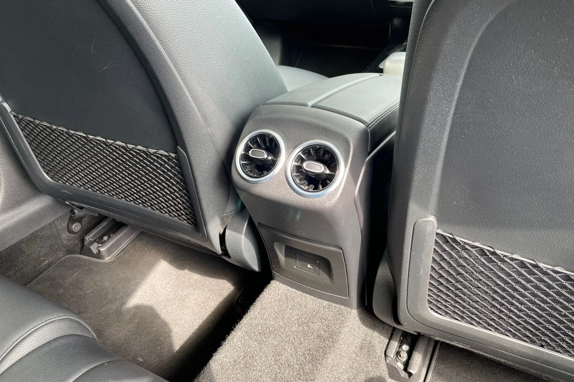 MERCEDES-BENZ CLA thumbnail image number 47