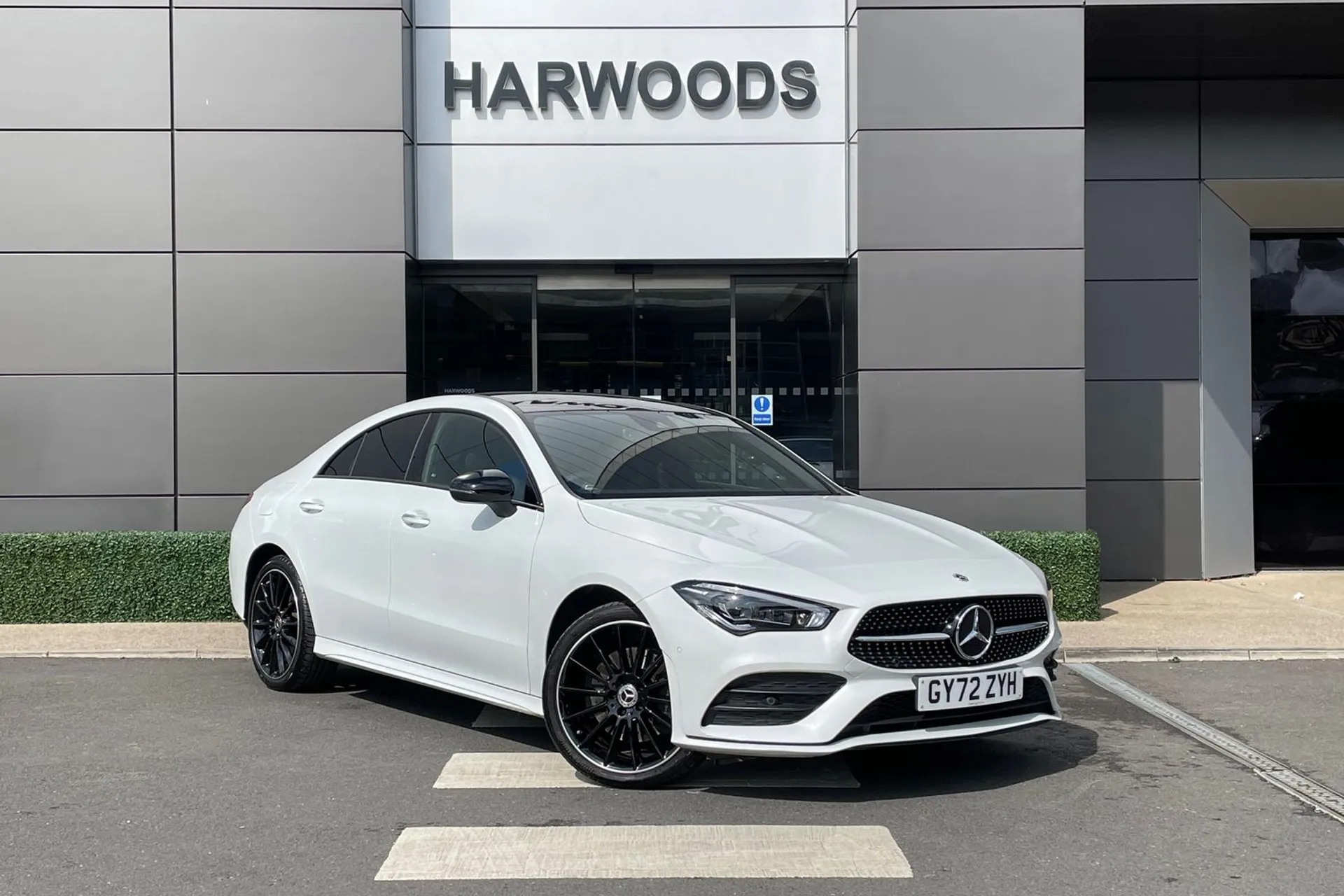 MERCEDES-BENZ CLA focused image